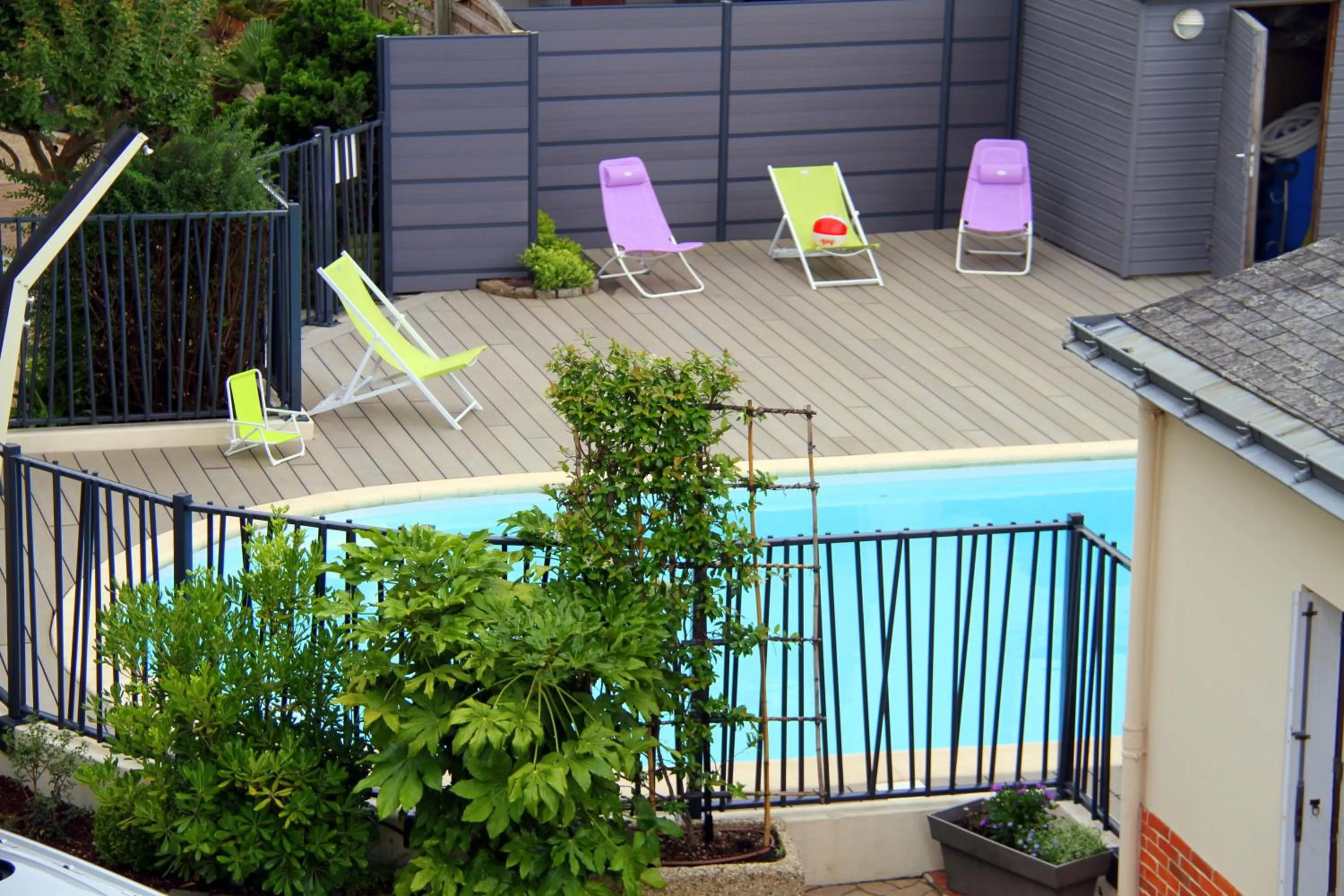 Garden in Logis Hotel Restaurant Le Grand Turc