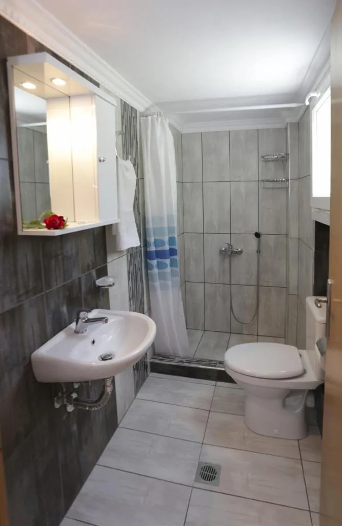 Shower in Hotel Anna