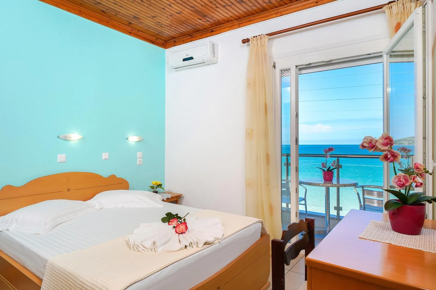 Balcony/Terrace, Bed in Hotel Anna