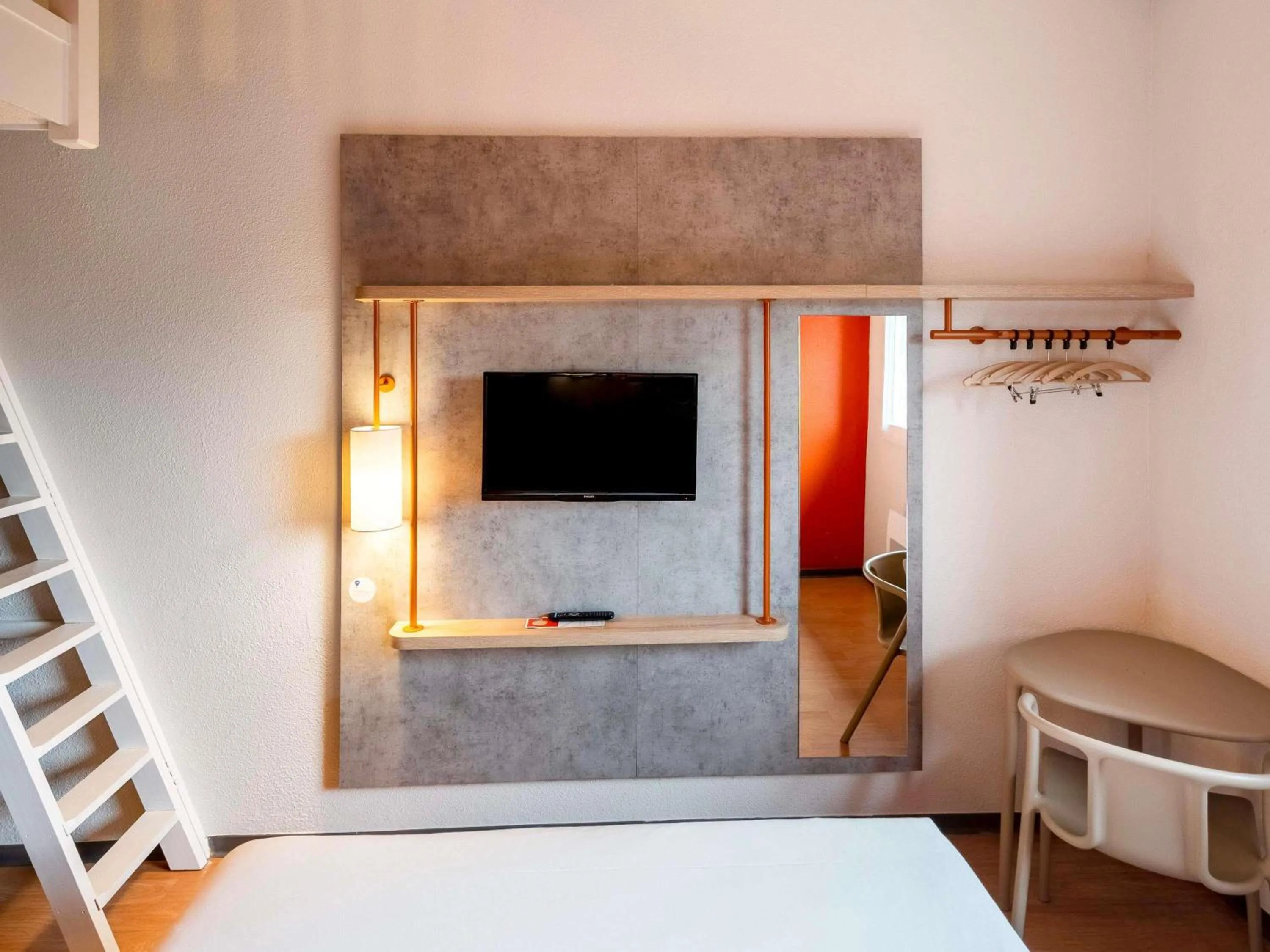 Bedroom, Bed in ibis budget Nancy Porte Sud