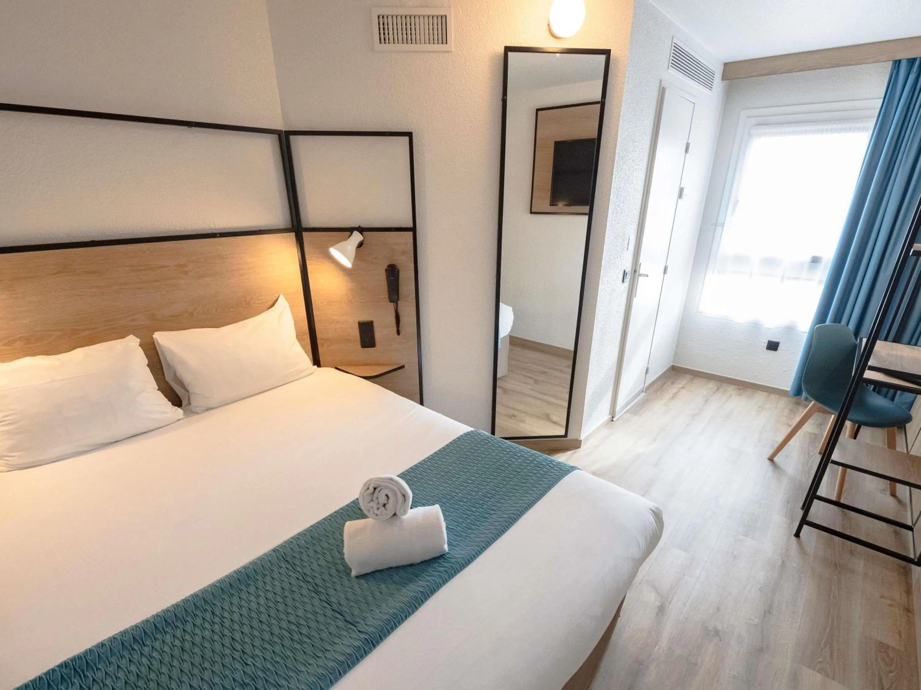 Bedroom, Bed in ibis Avignon Centre Pont De L&#x27;Europe