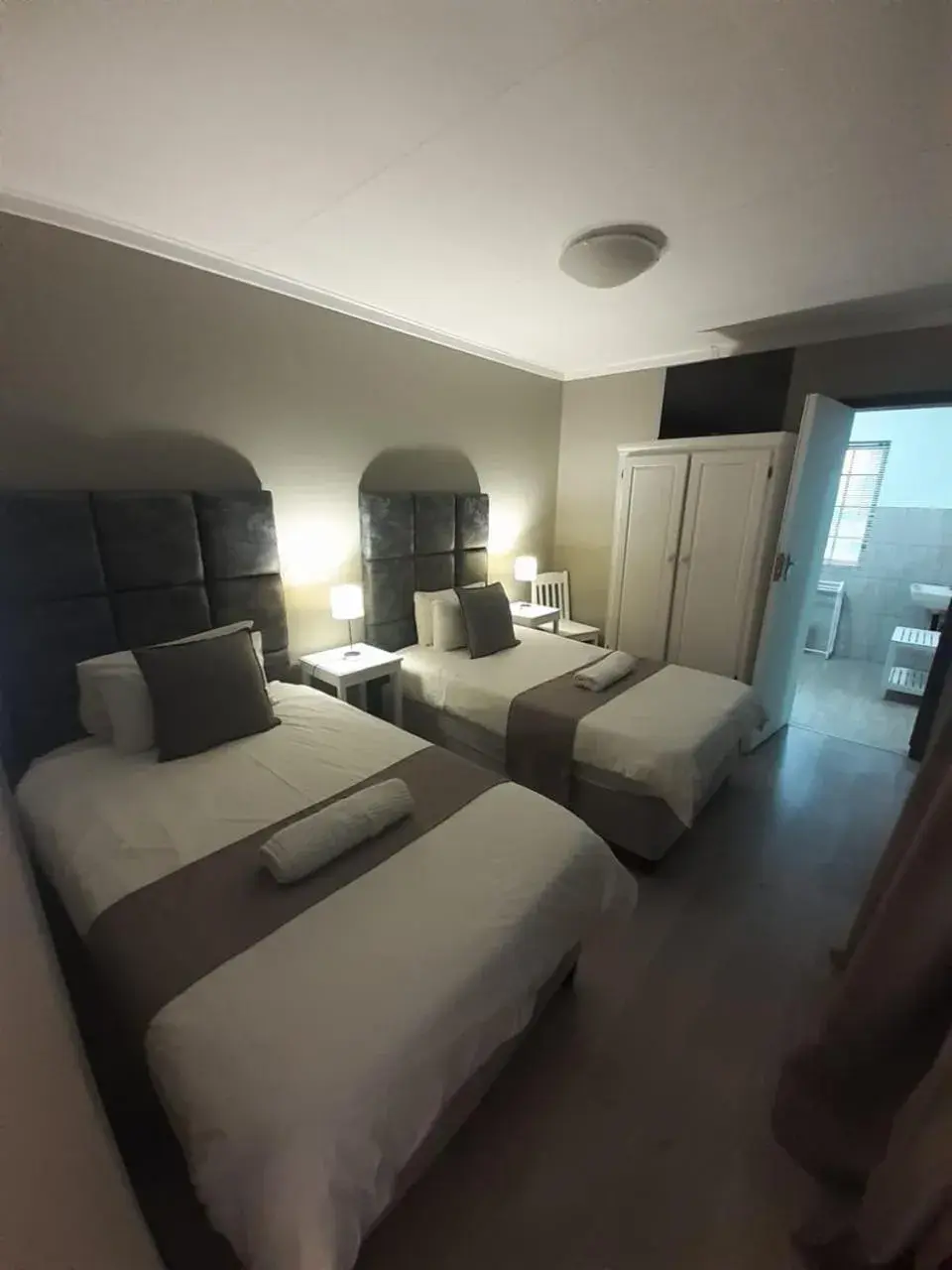 Twin Room in Oakwood Lodge Twin Room in Oakwood Lodge