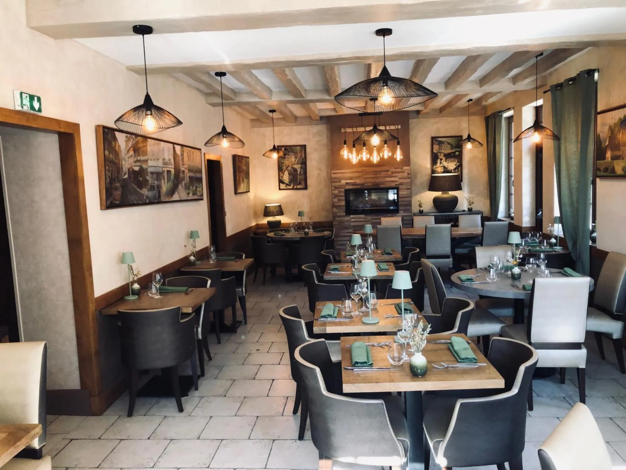 Restaurant/places to eat in Logis Hôtel Restaurant Spa L'auberge Du President