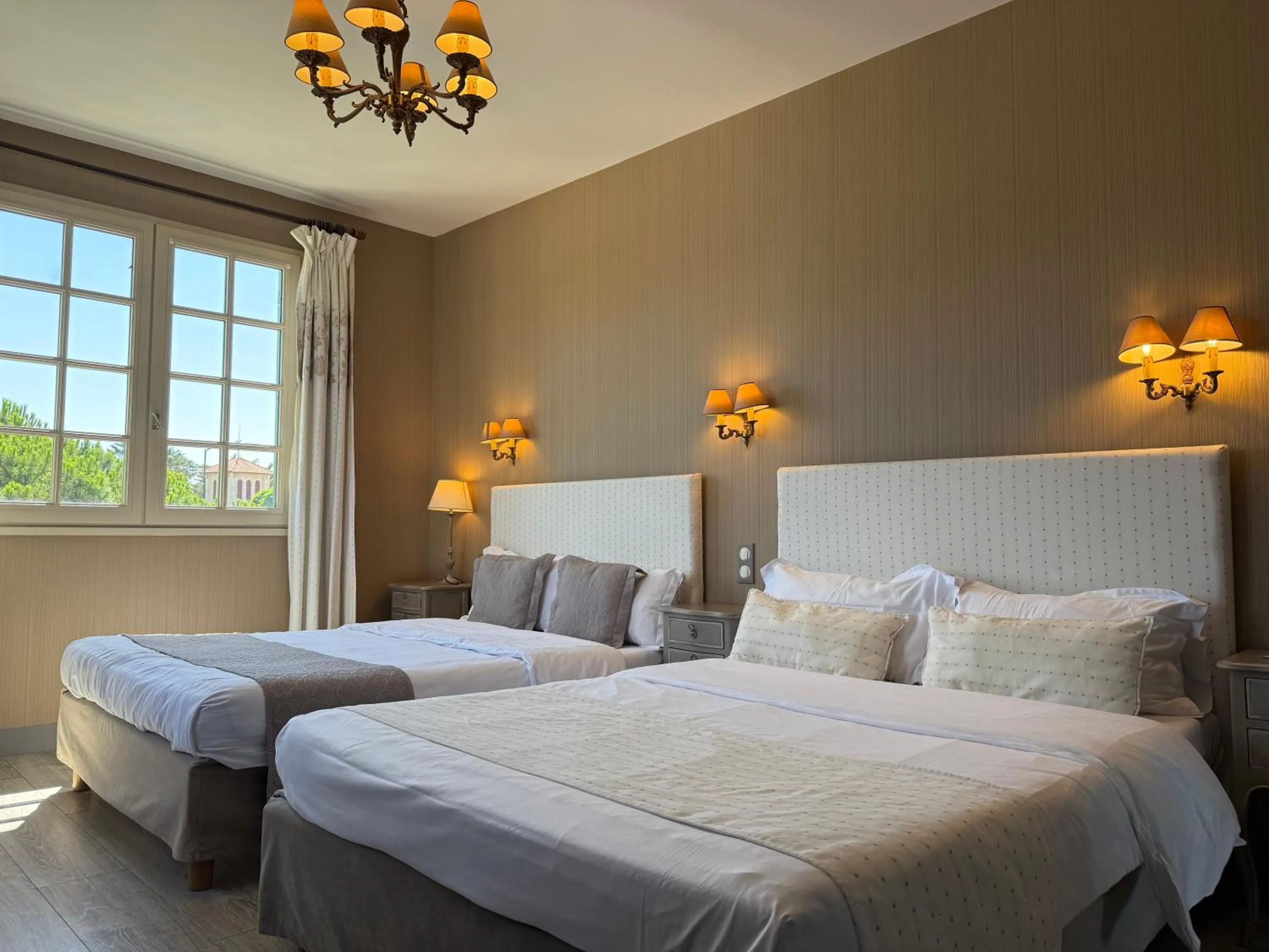 Bed in Hotel des Pins