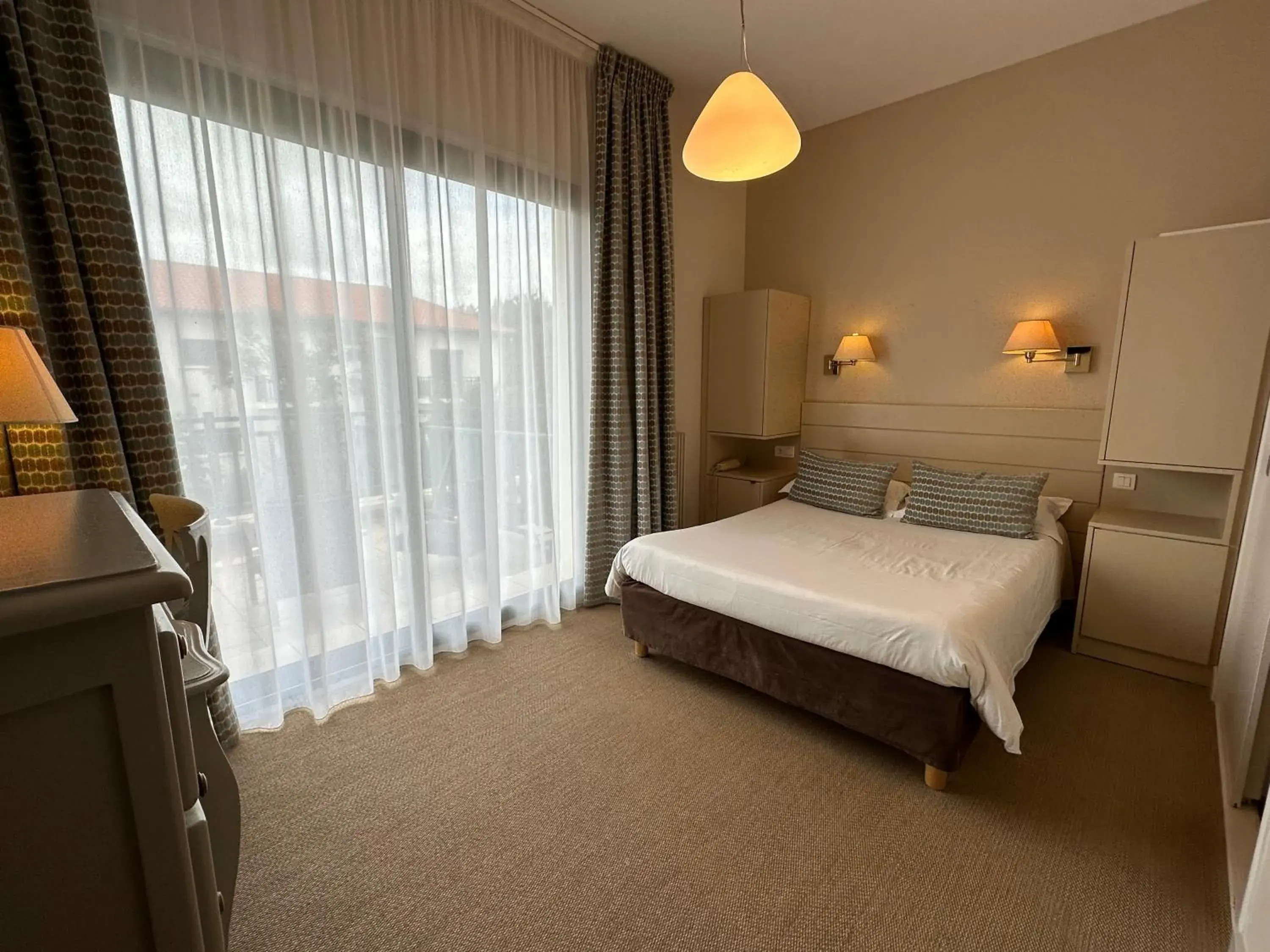 Double Room with Terrace in Hotel des Pins Double Room with Terrace in Hotel des Pins