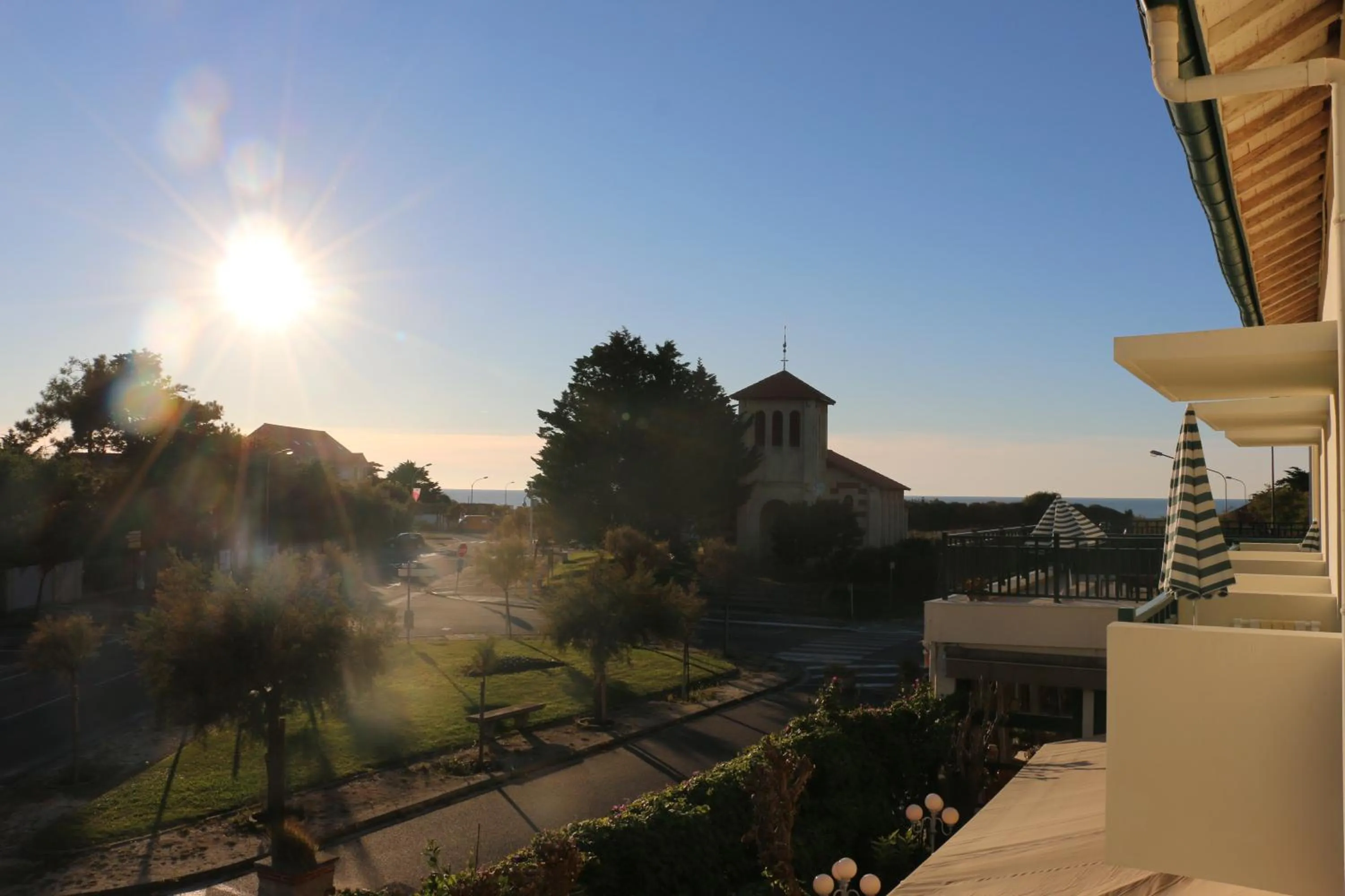 Street view in Hotel des Pins