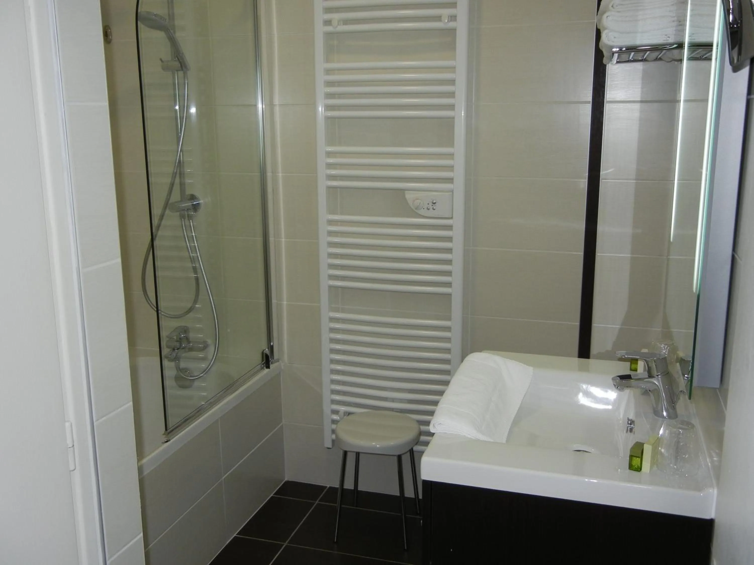 Bathroom in Hotel des Pins