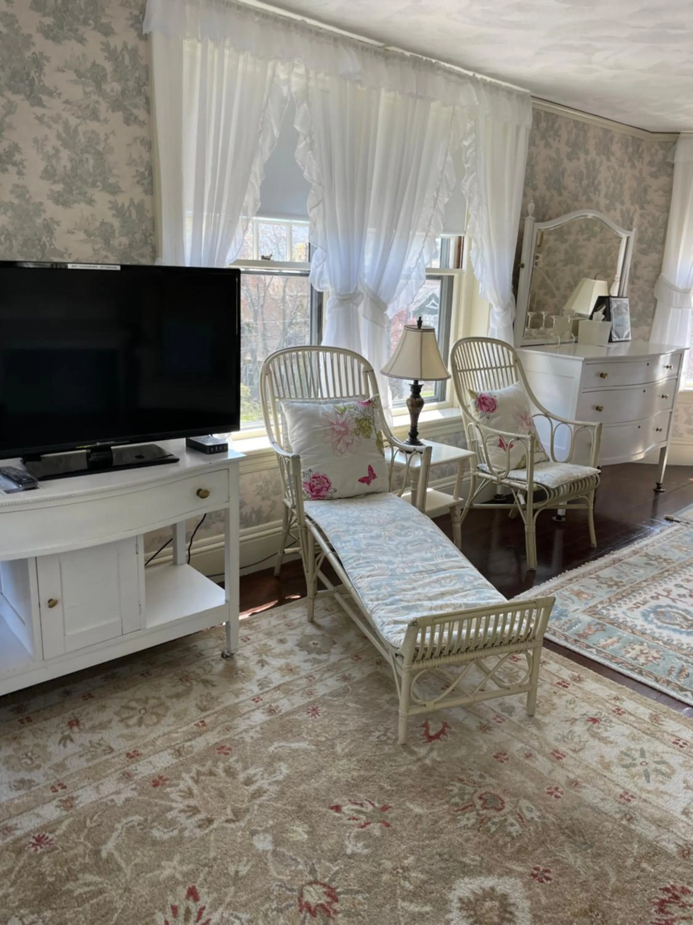 Moseley Cottage Inn and The Town Motel