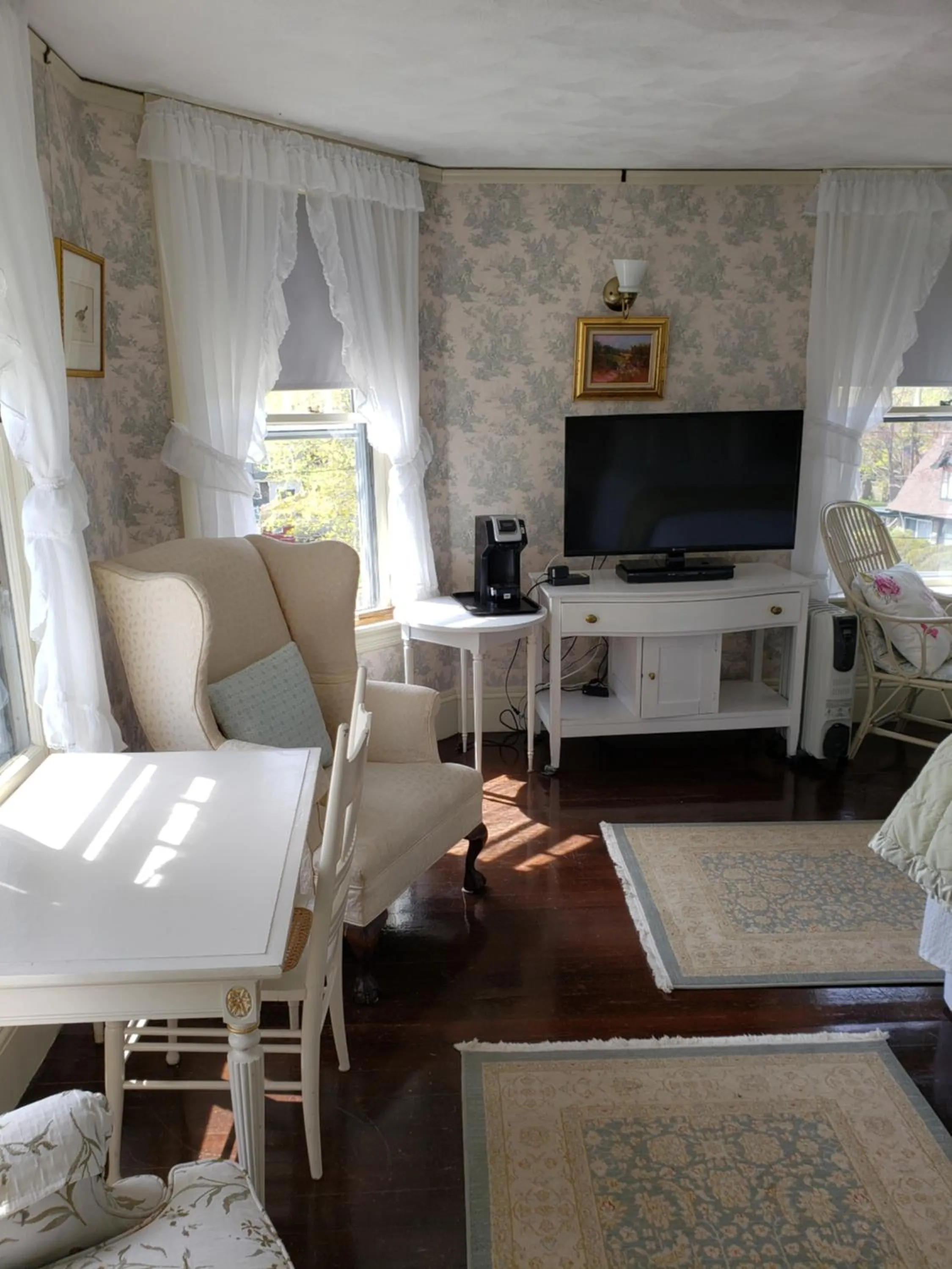 Moseley Cottage Inn and The Town Motel