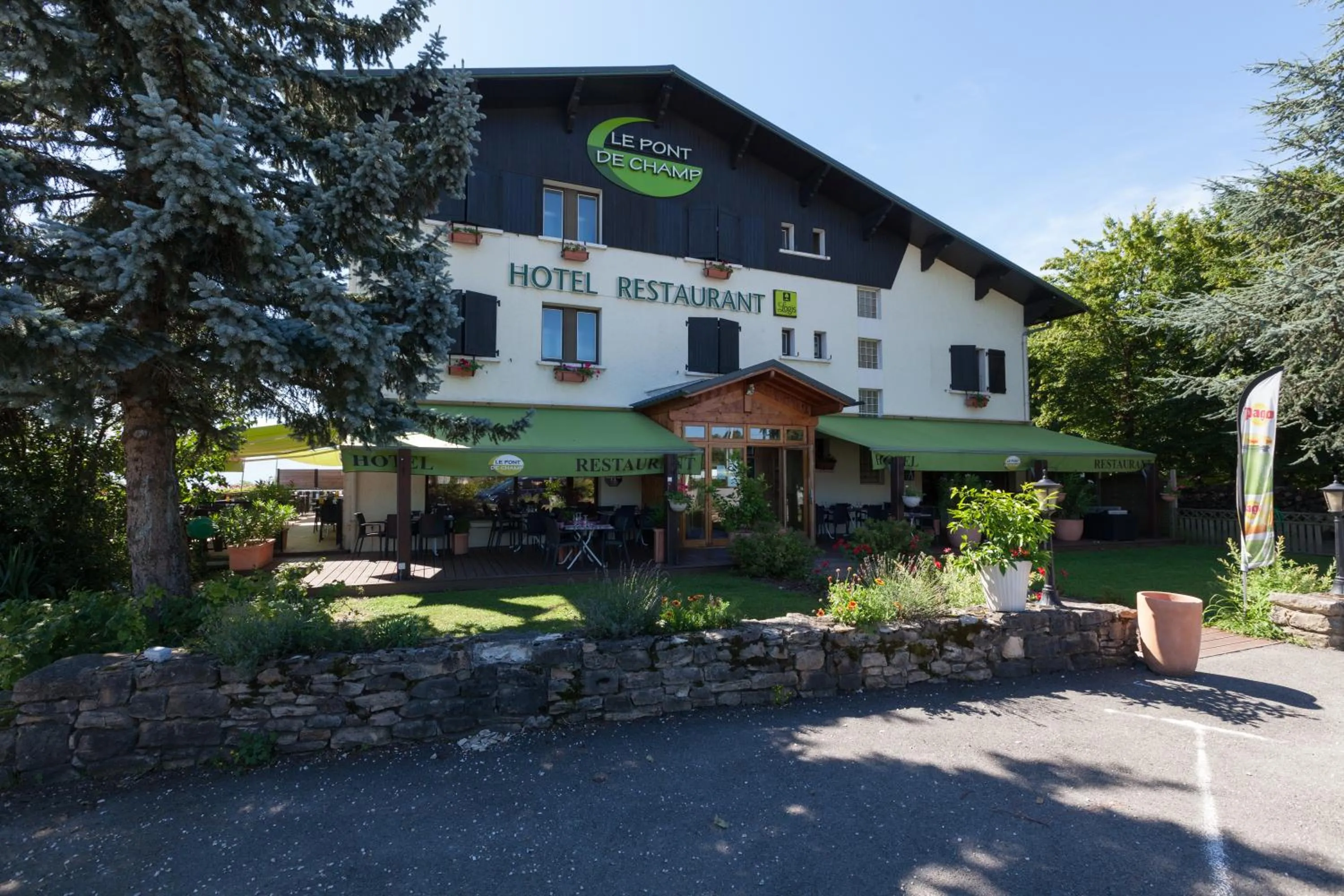 Garden in Logis Le Pont de Champ