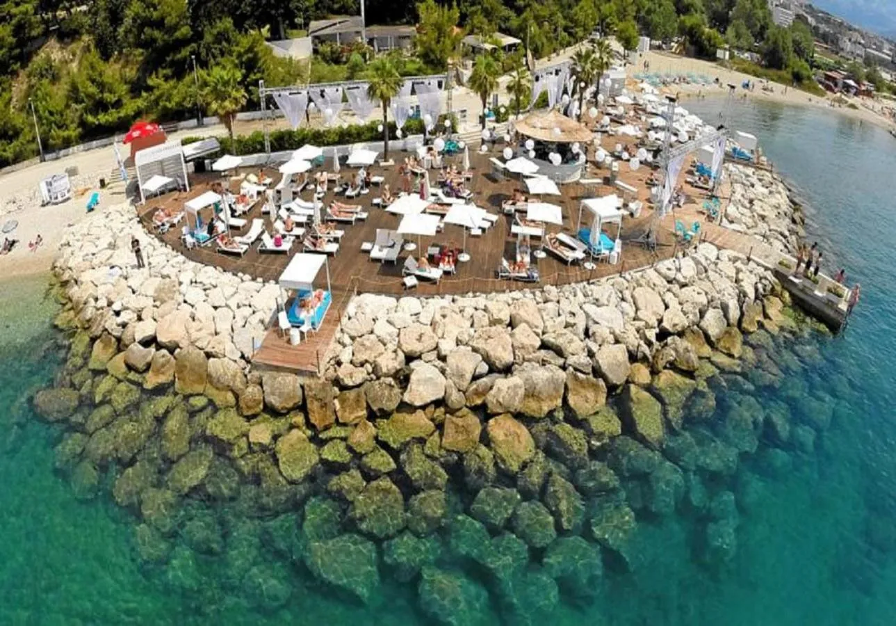 Nearby landmark in Aspalathos Centar Holiday - City center, a few minutes' walking distance to the UNESCO Palace, parking lot in front of the apartment