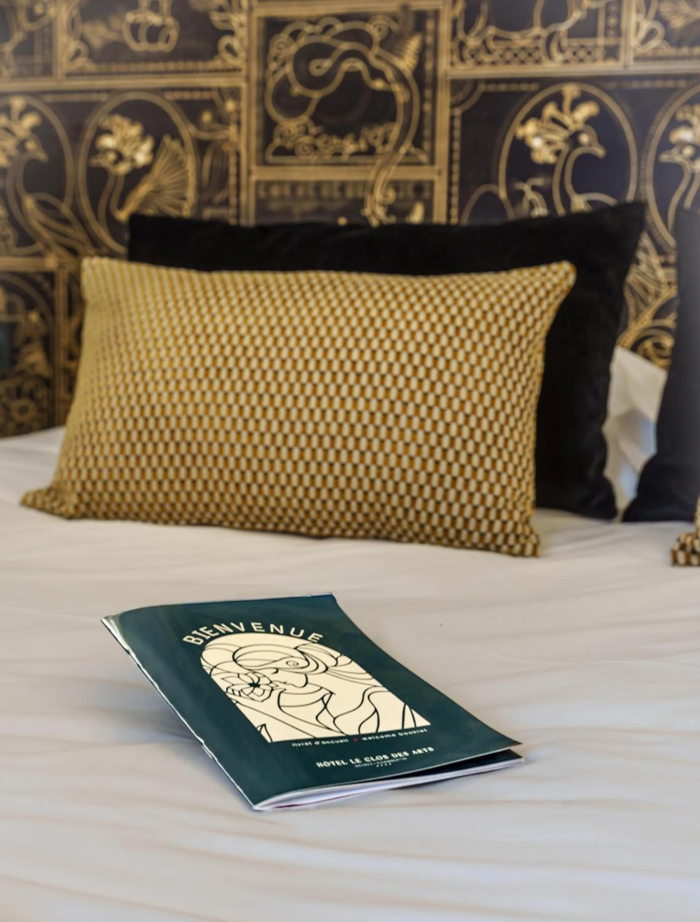 Bed in Hôtel Le Clos des Arts