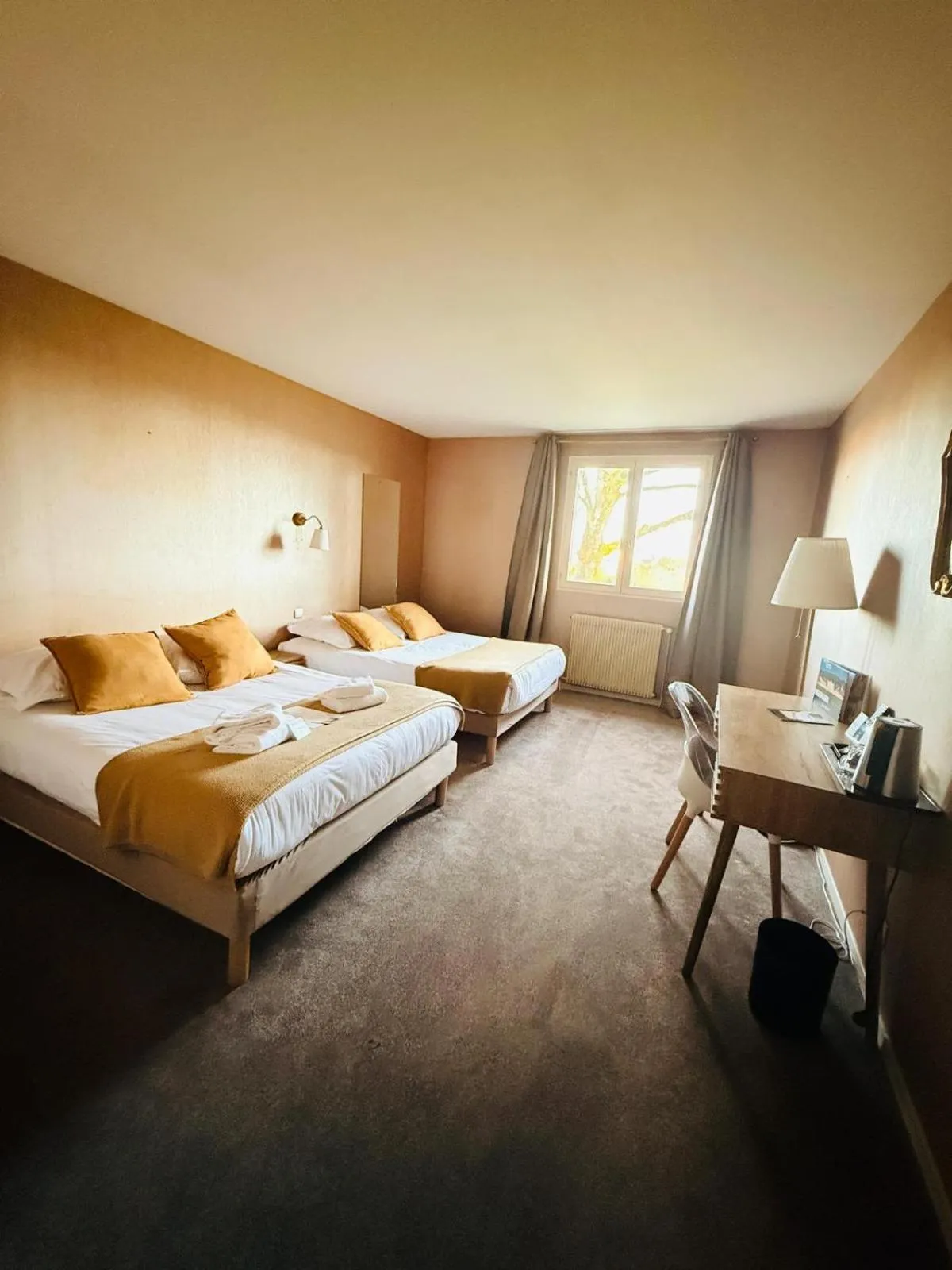 Bed in Hôtel Le Clos des Arts