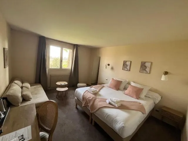 Bed in Hôtel Le Clos des Arts