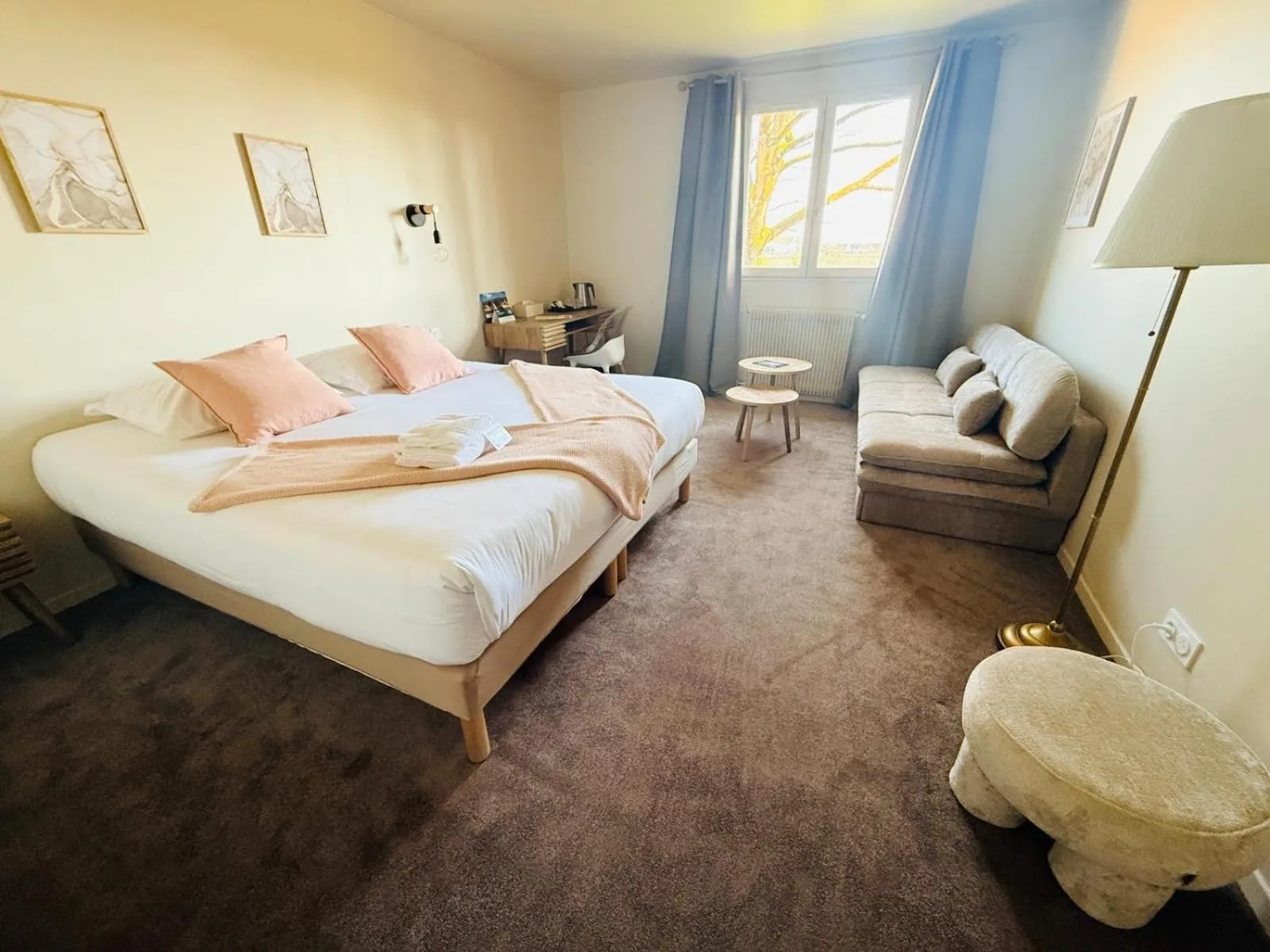 Bed in Hôtel Le Clos des Arts