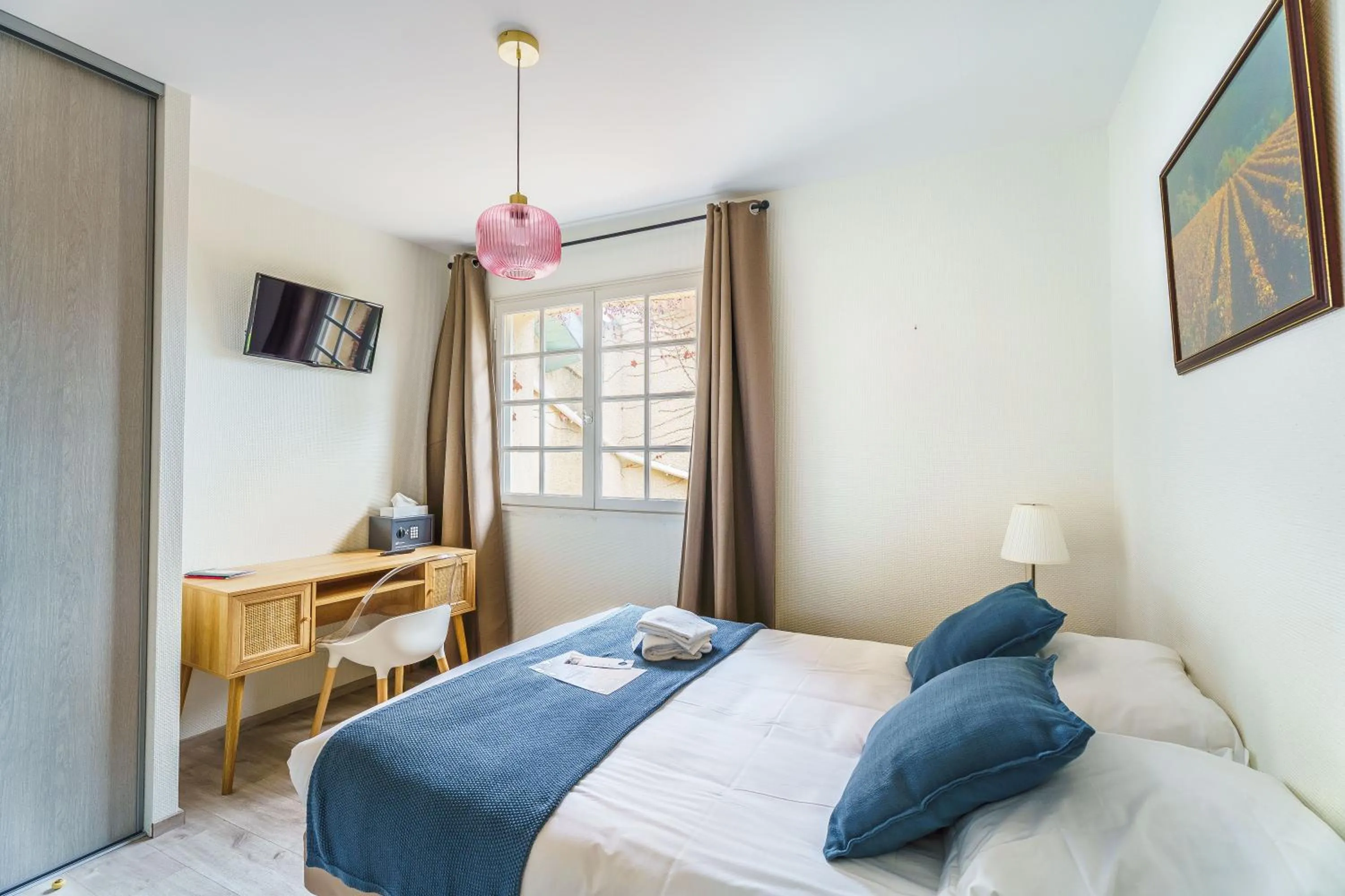 Bed in Hôtel Le Clos des Arts