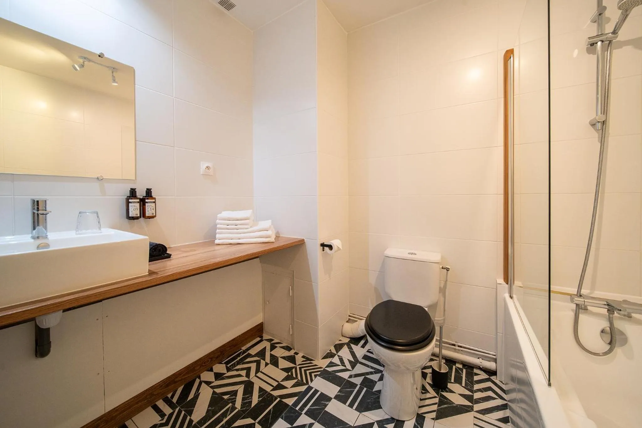 Bathroom in Hôtel Rive Sud