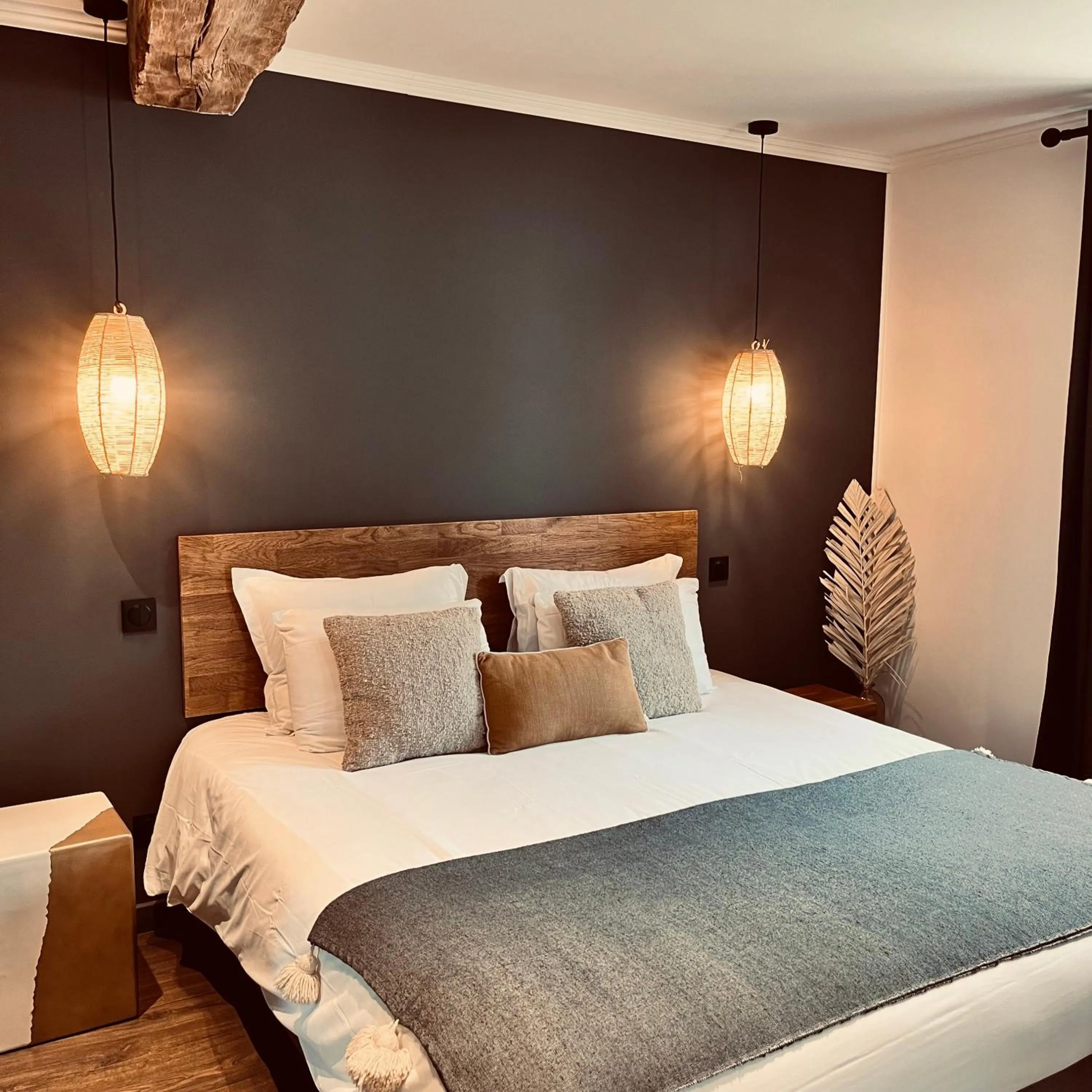 Photo of the whole room, Bed in Hôtel Rive Sud