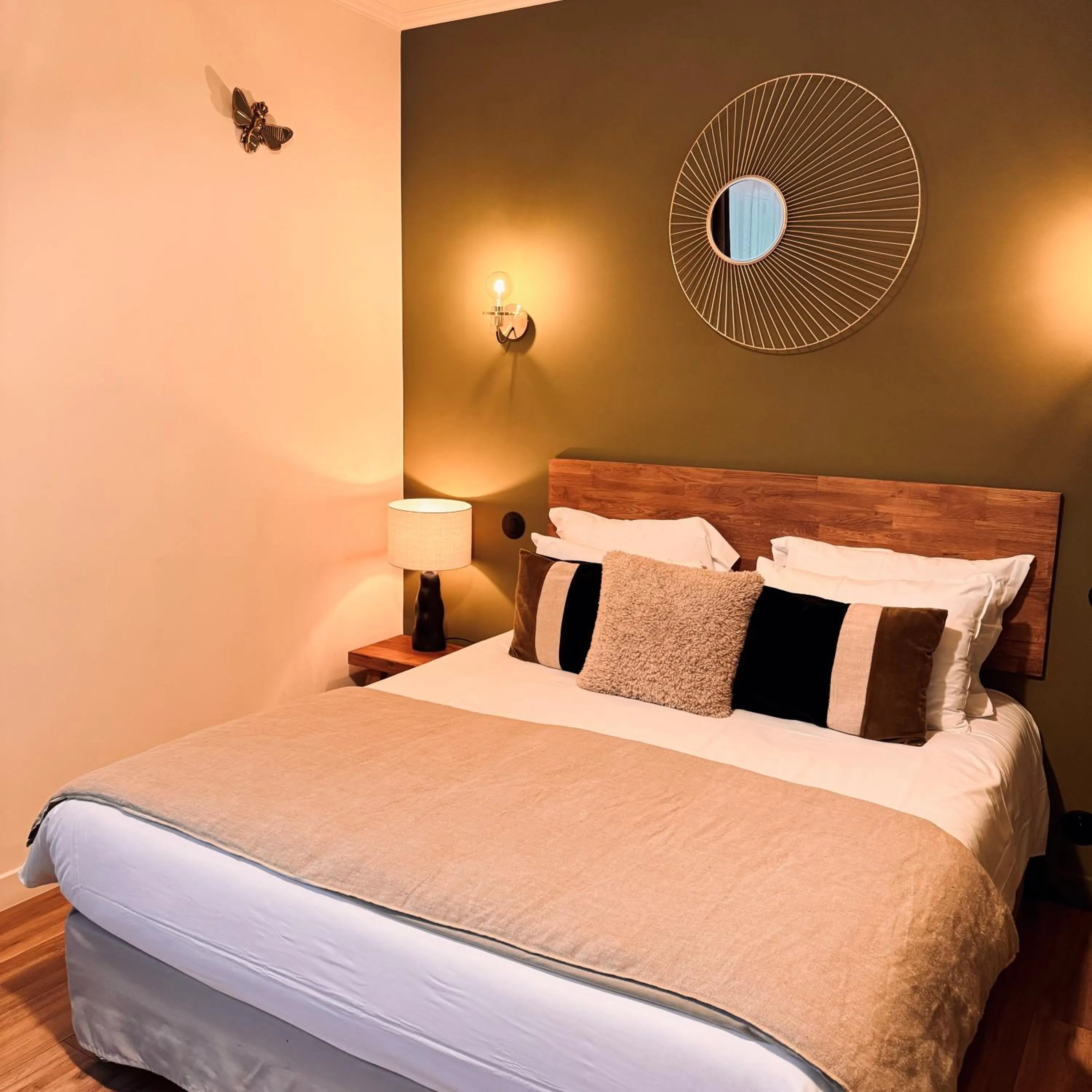 Bedroom, Bed in Hôtel Rive Sud