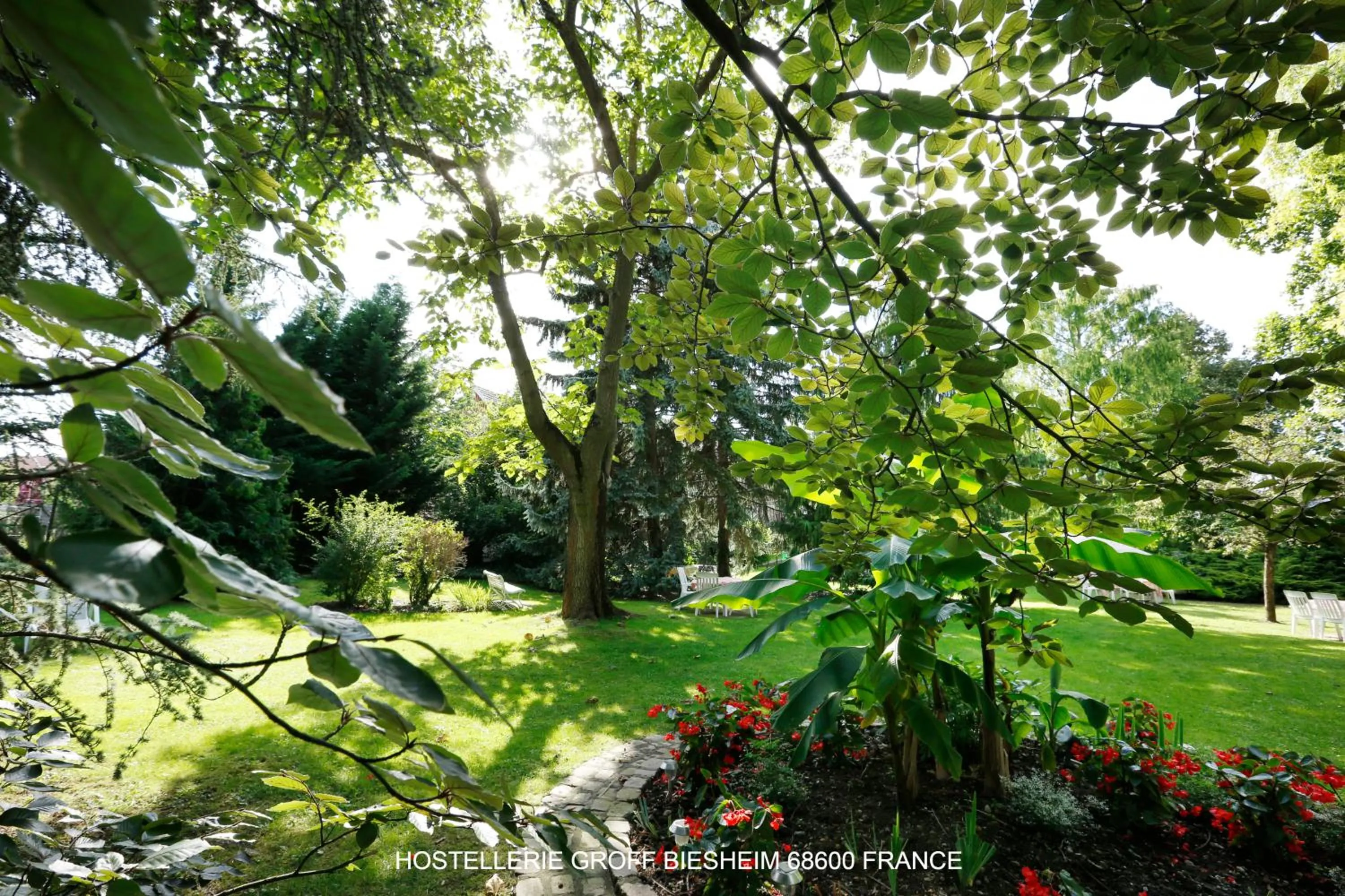 Property building in Aux Deux Clefs - Hôtel Restaurant Groff