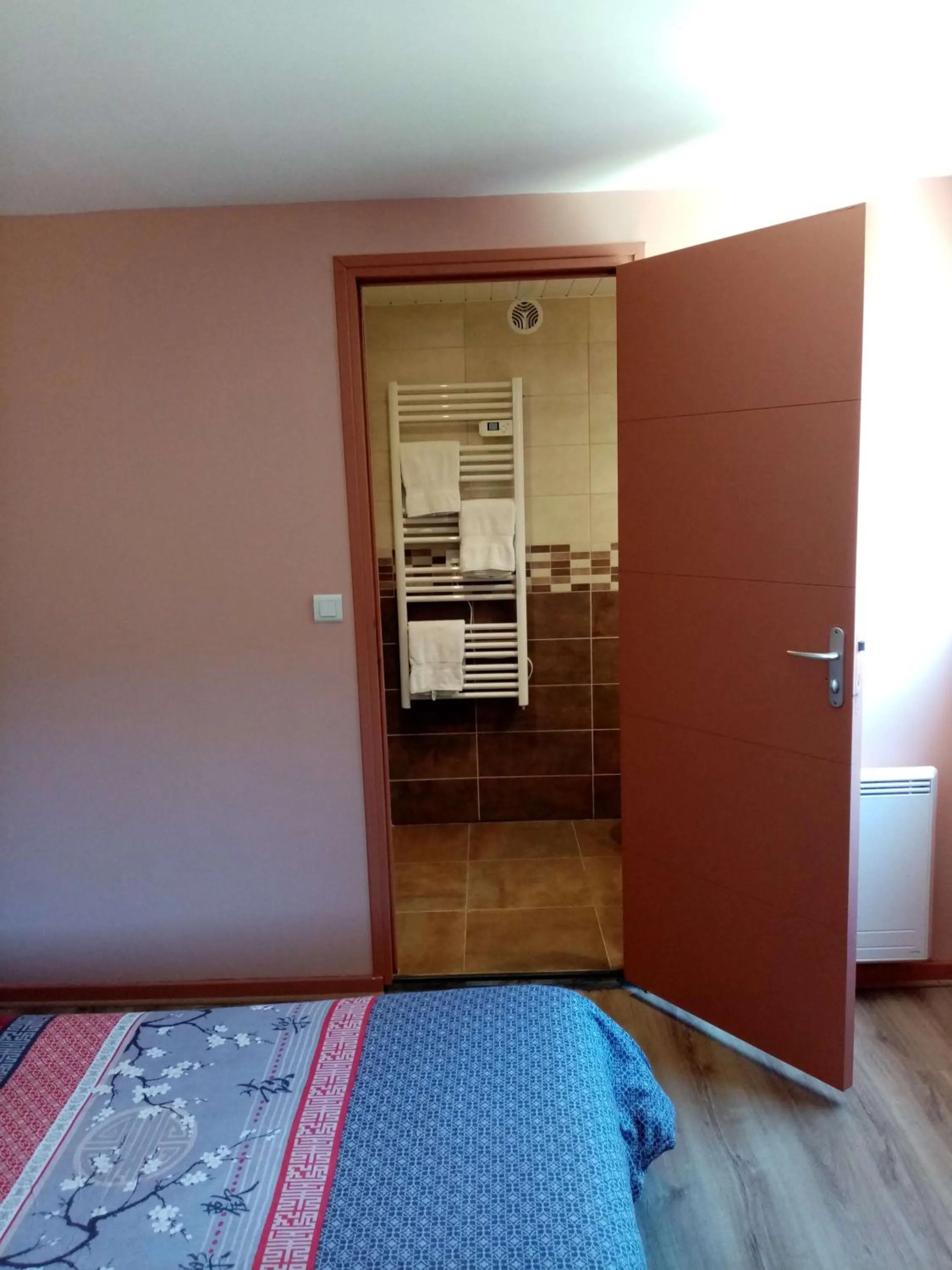 Bedroom, Bed in Brit Hotel St-Quentin/Nord