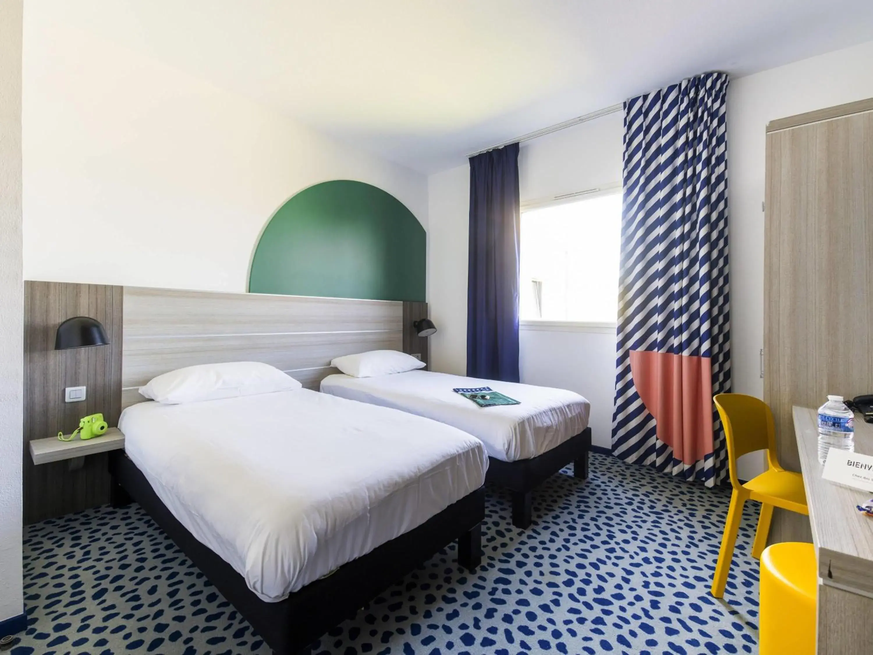Bedroom, Bed in ibis Styles Marseille Plan de Campagne Bedroom, Bed in ibis Styles Marseille Plan de Campagne