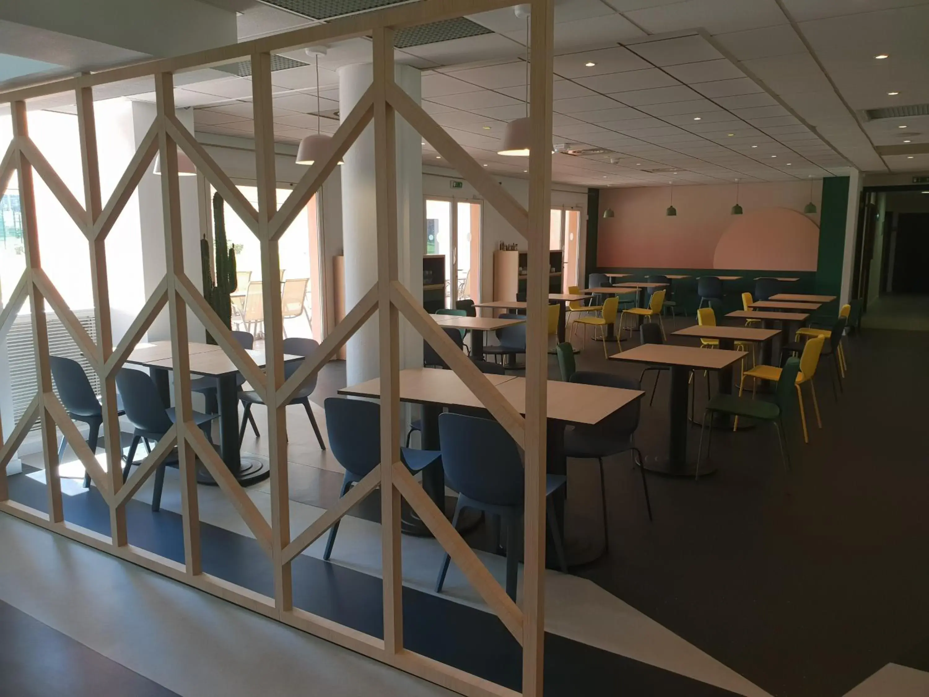 Restaurant/places to eat in ibis Styles Marseille Plan de Campagne Restaurant/places to eat in ibis Styles Marseille Plan de Campagne