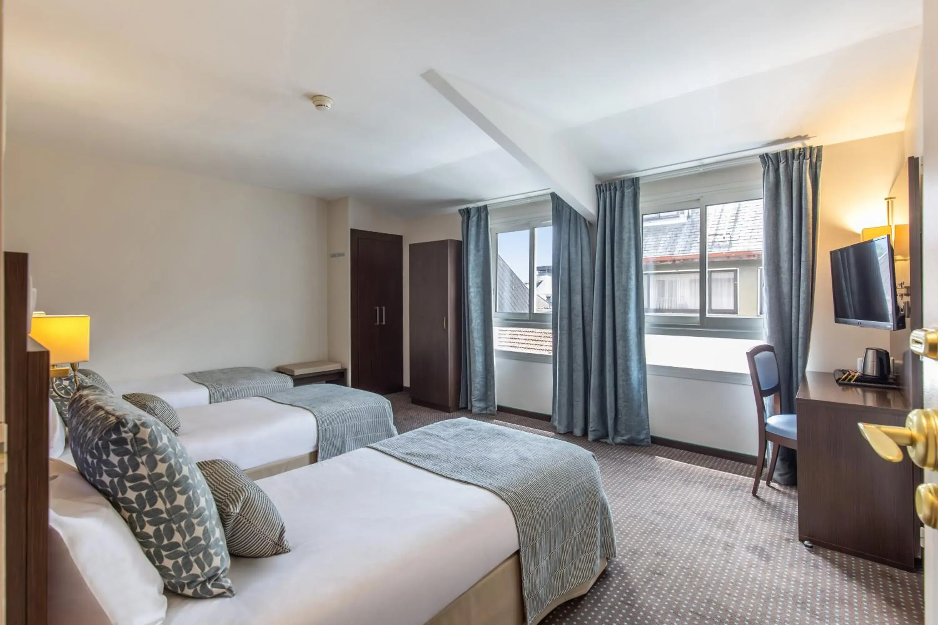 Bed in Helgon Hotel - Lourdes Pyrénées Bed in Helgon Hotel - Lourdes Pyrénées