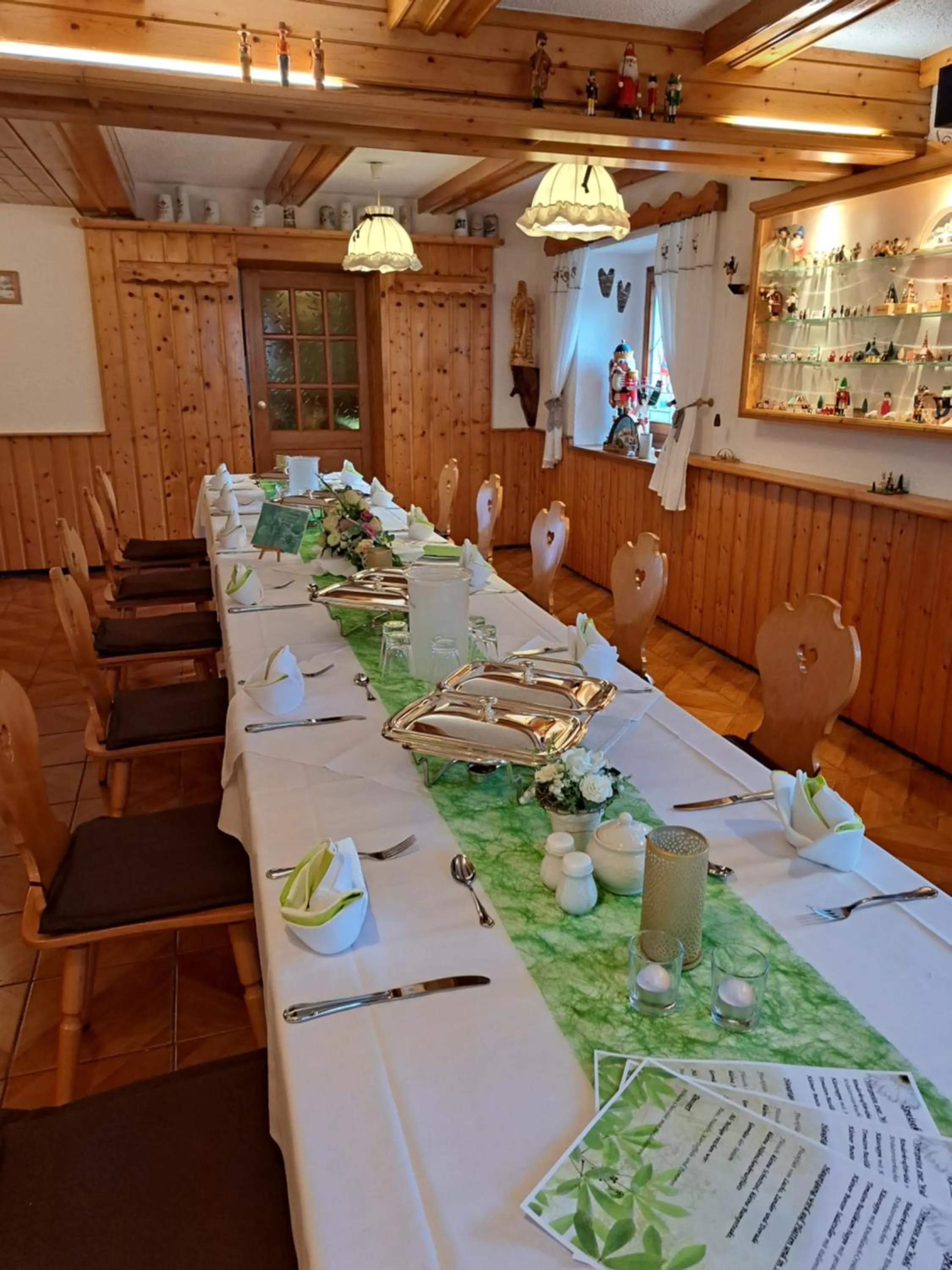 Restaurant/places to eat in Naturhotel Lindenhof