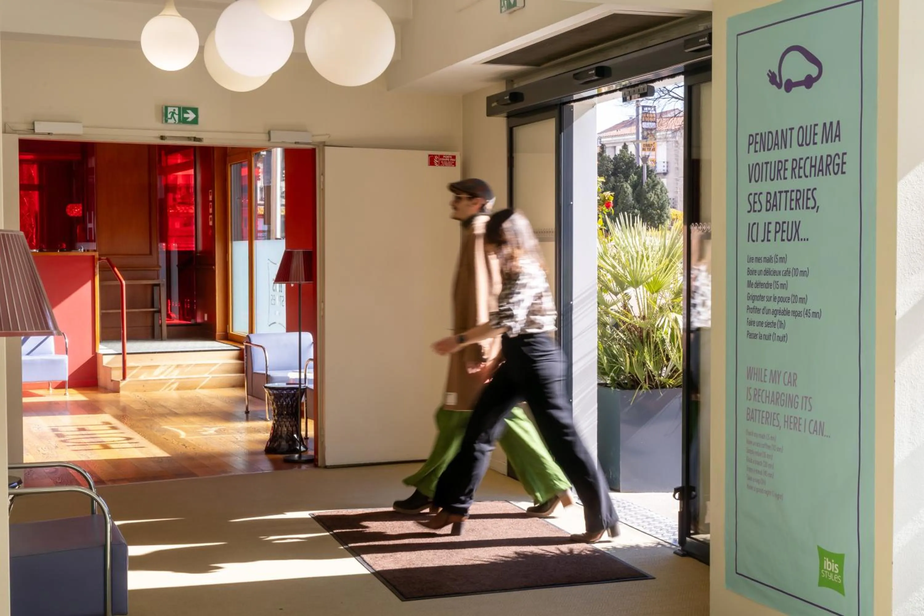 Lobby or reception in ibis Styles Le Puy en Velay