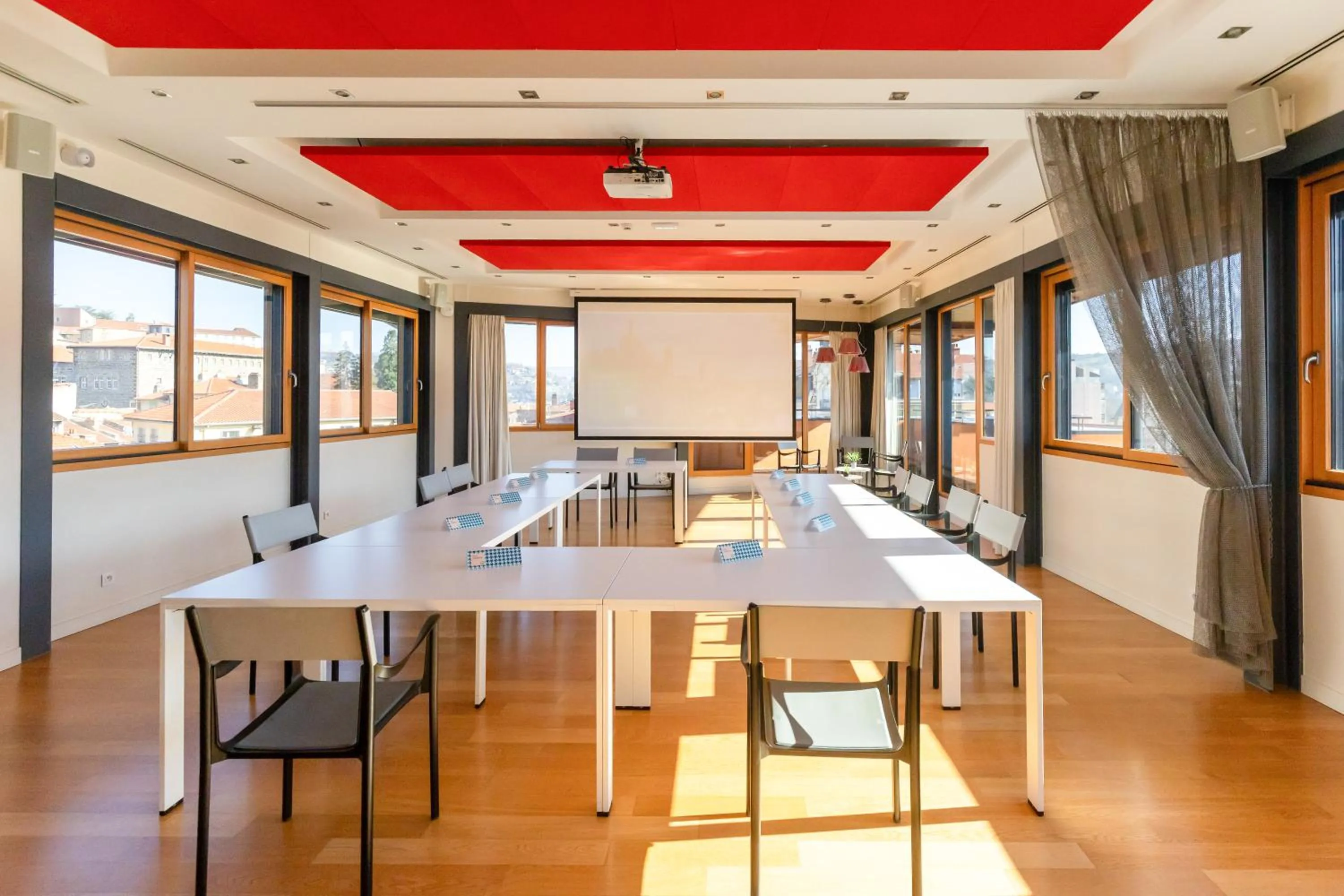 Meeting/conference room in ibis Styles Le Puy en Velay