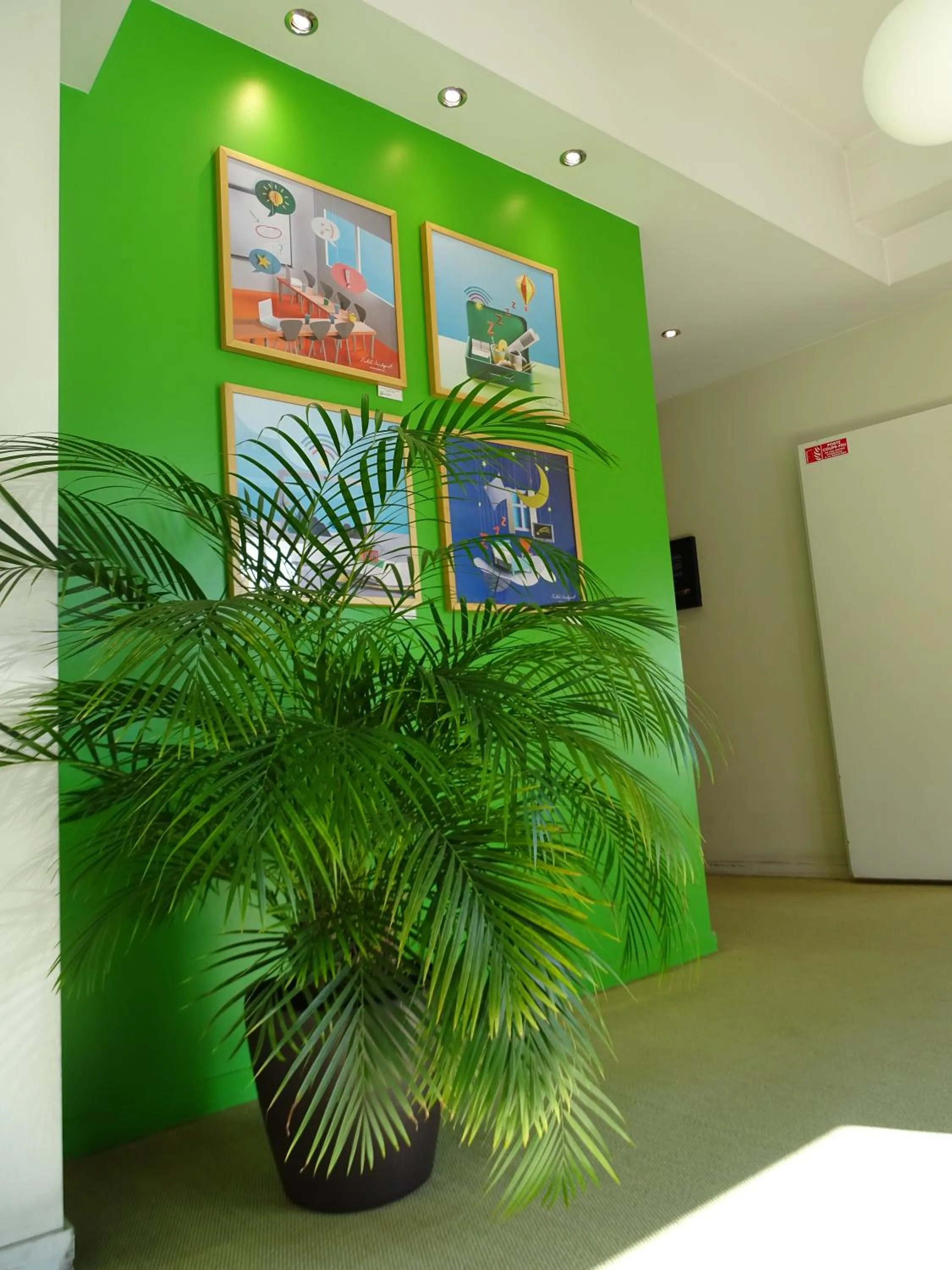Lobby or reception in ibis Styles Le Puy en Velay