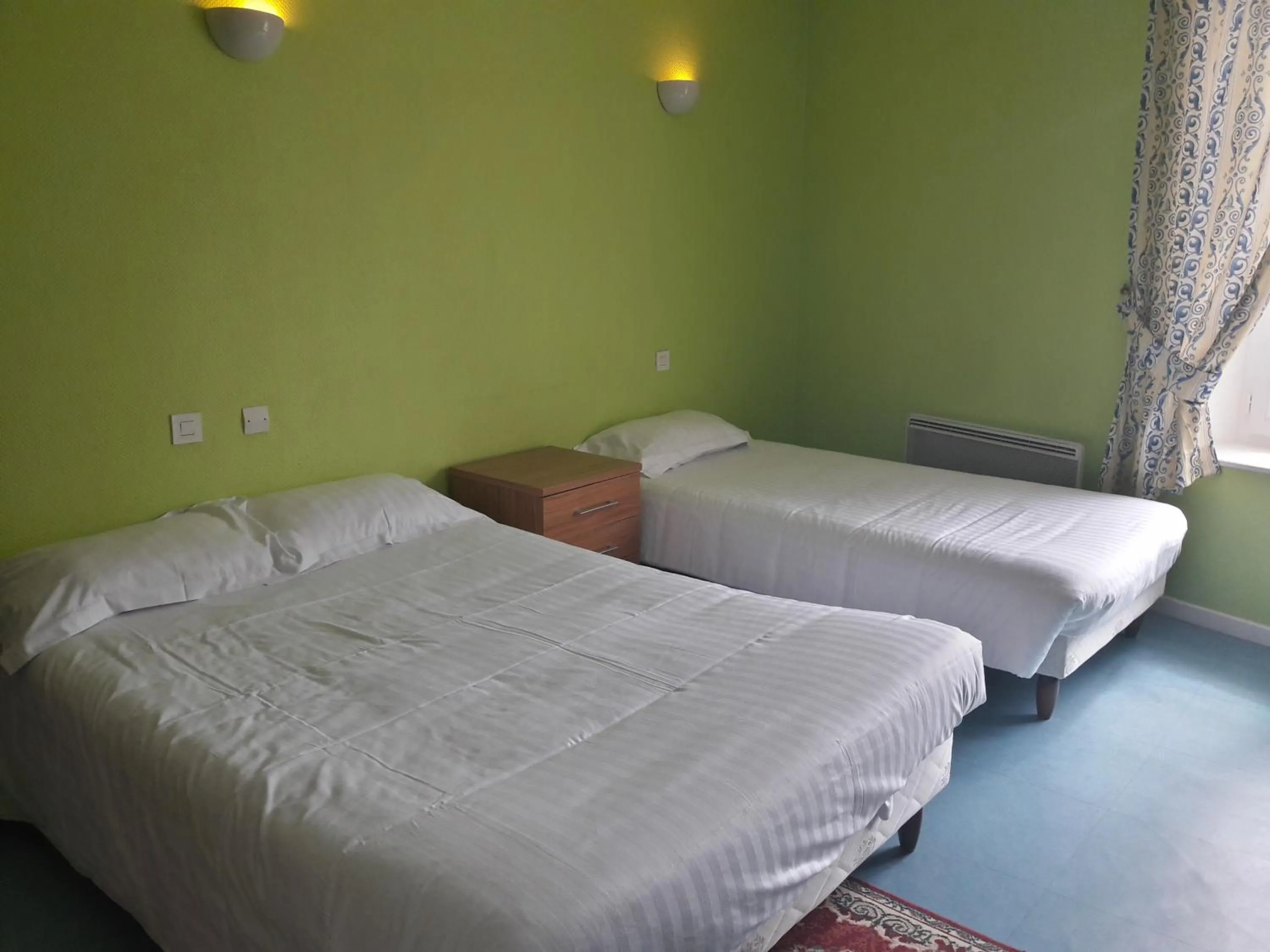 Bed in Auberge De L'Omois