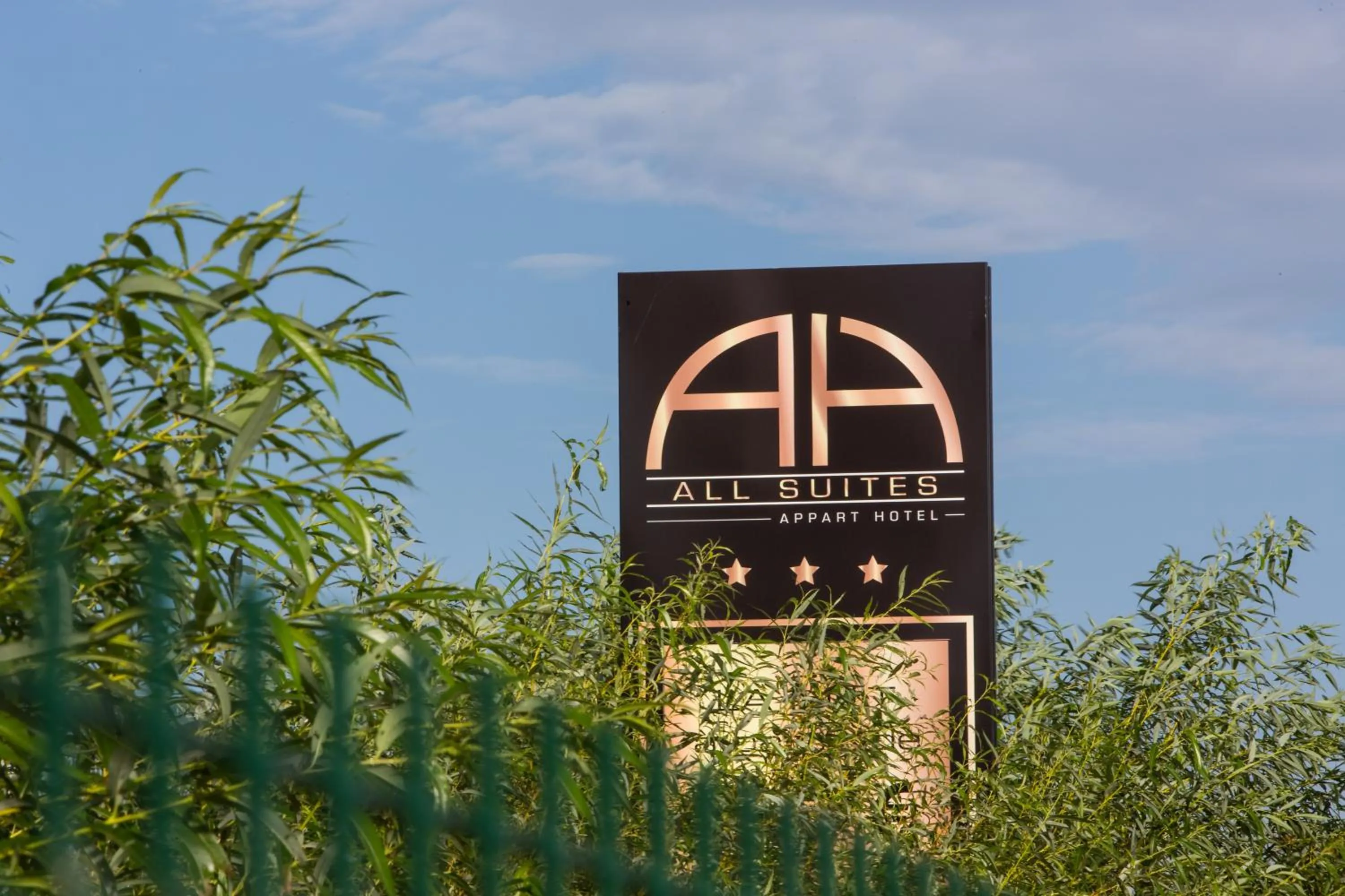 Facade/entrance in All Suites Appart Hôtel - Bordeaux Lac