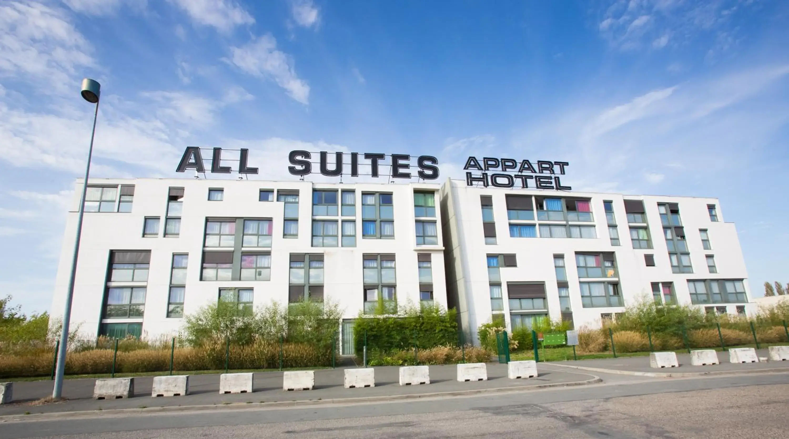 Facade/entrance in All Suites Appart Hôtel - Bordeaux Lac Facade/entrance in All Suites Appart Hôtel - Bordeaux Lac