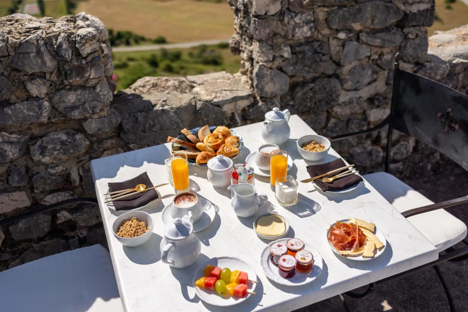 Breakfast in Château de Trigance