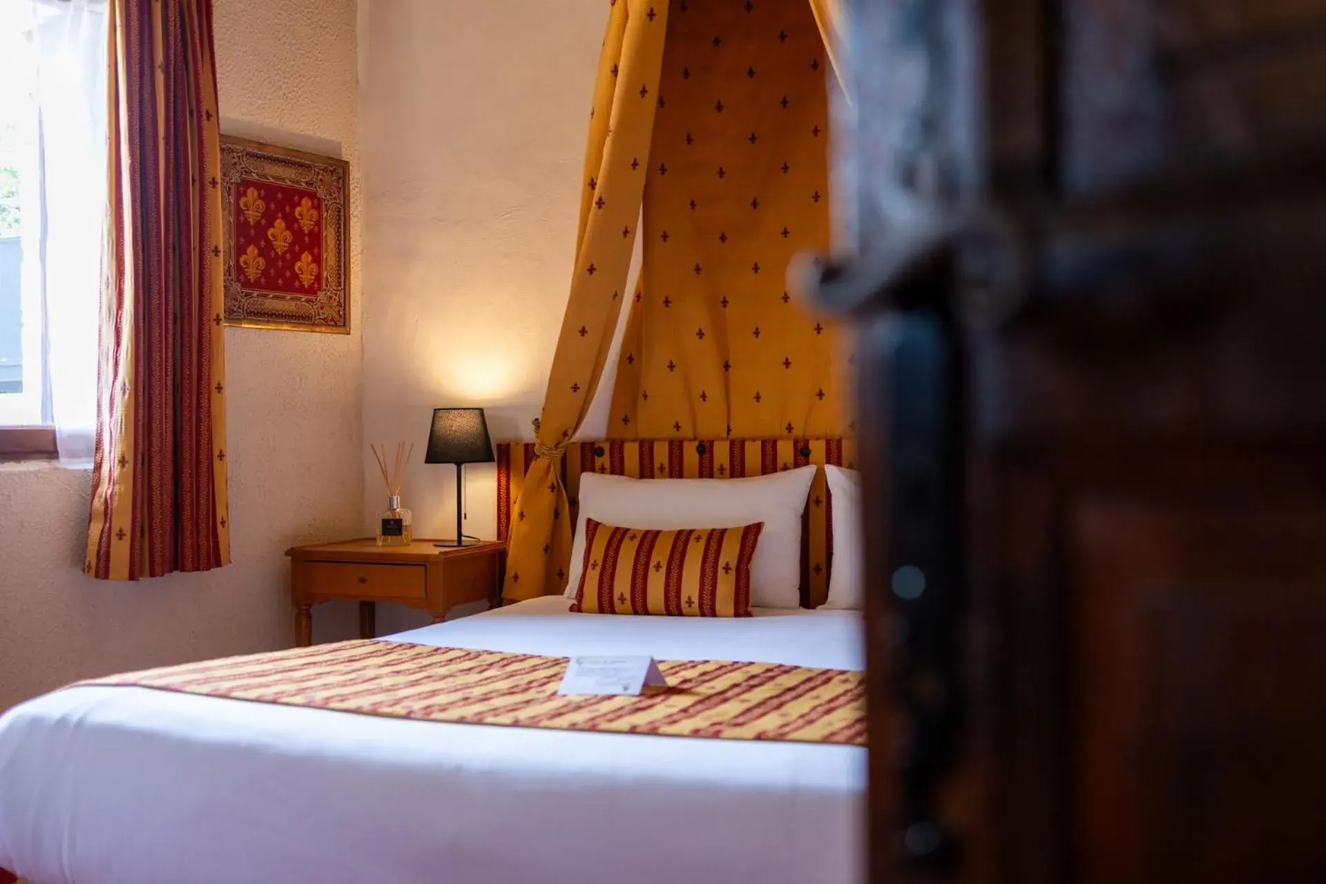 Standard Queen Room in Château de Trigance Standard Queen Room in Château de Trigance