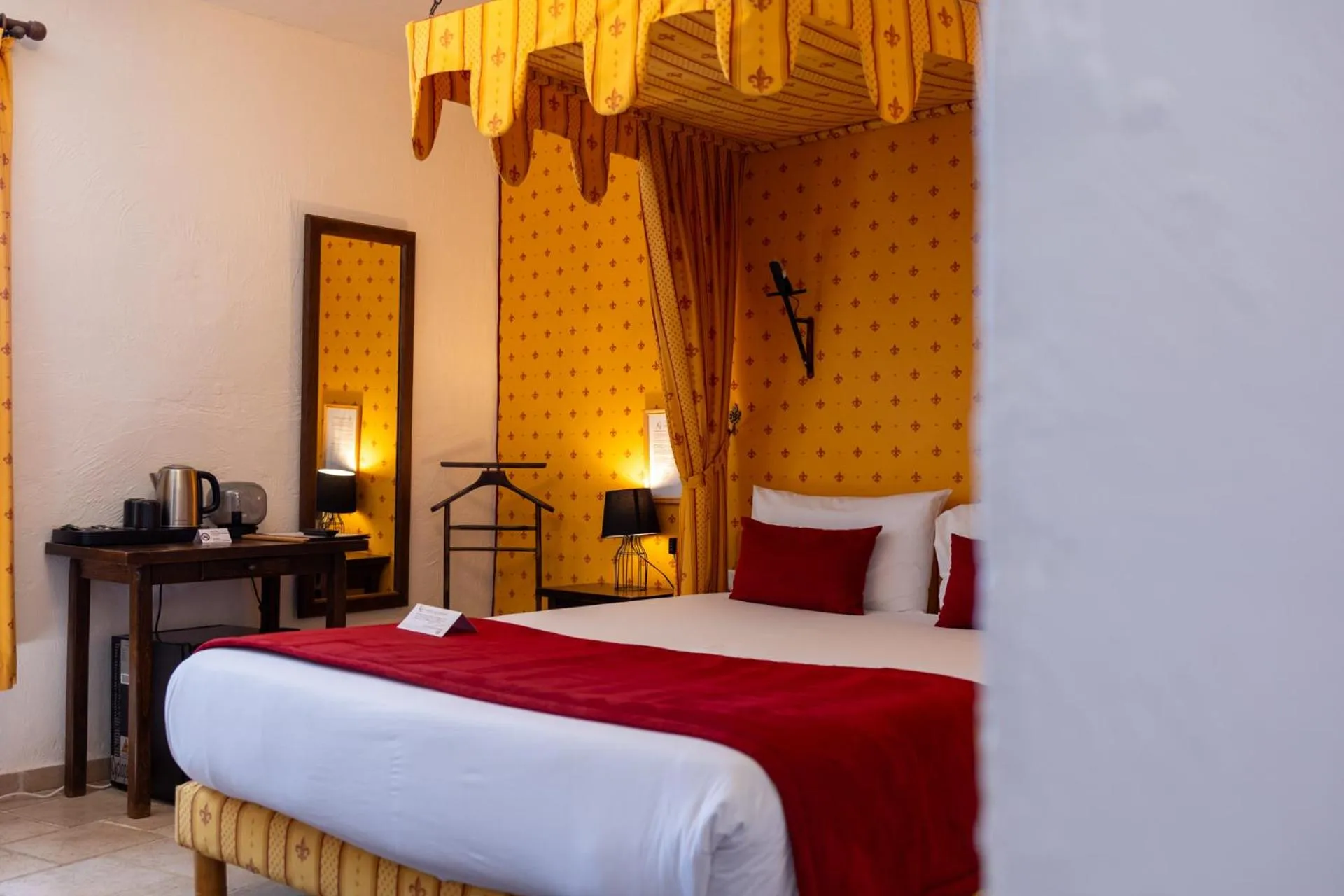 Bedroom in Château de Trigance