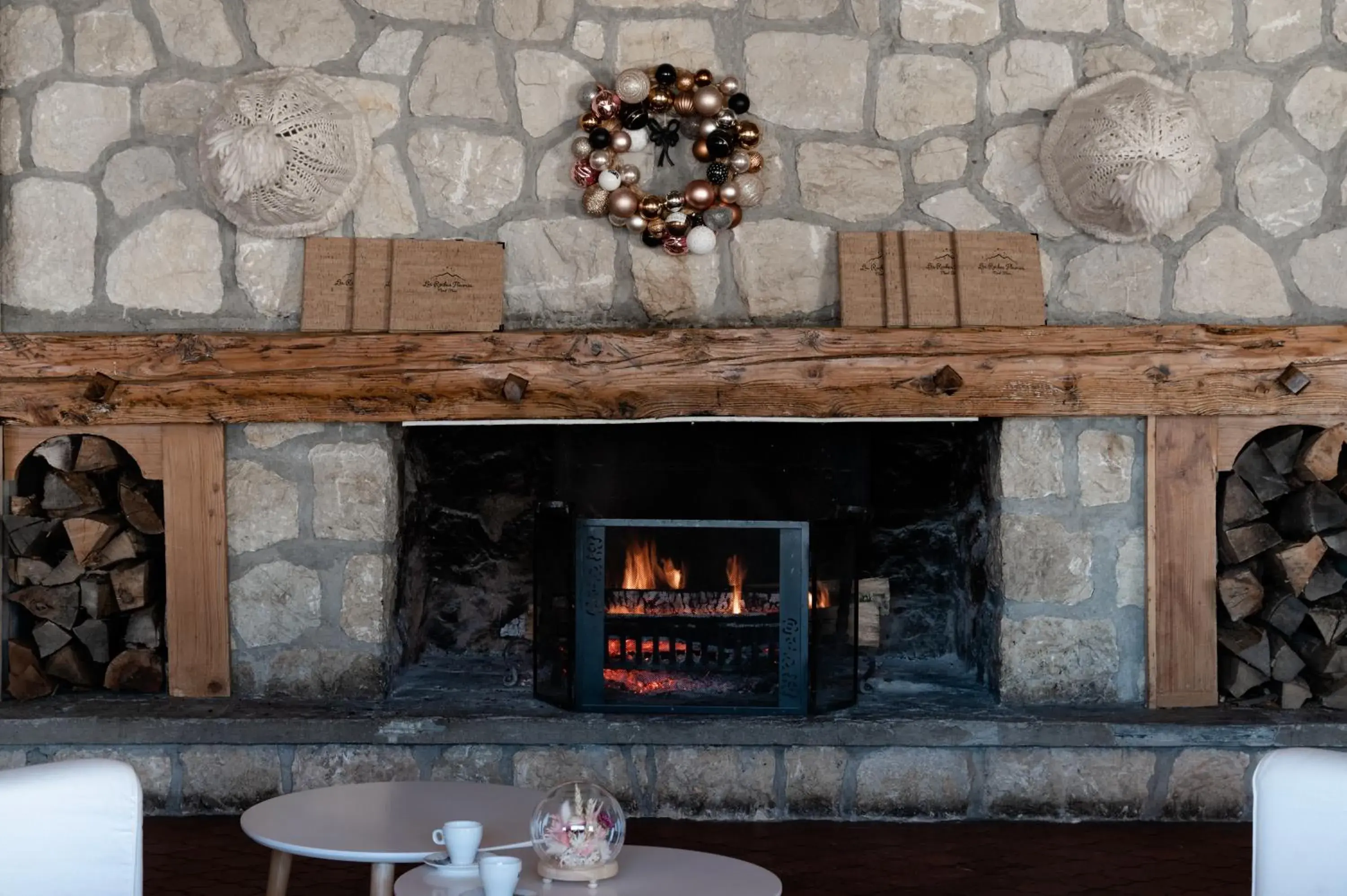 Lounge or bar in Hôtel Les Roches Fleuries Lounge or bar in Hôtel Les Roches Fleuries