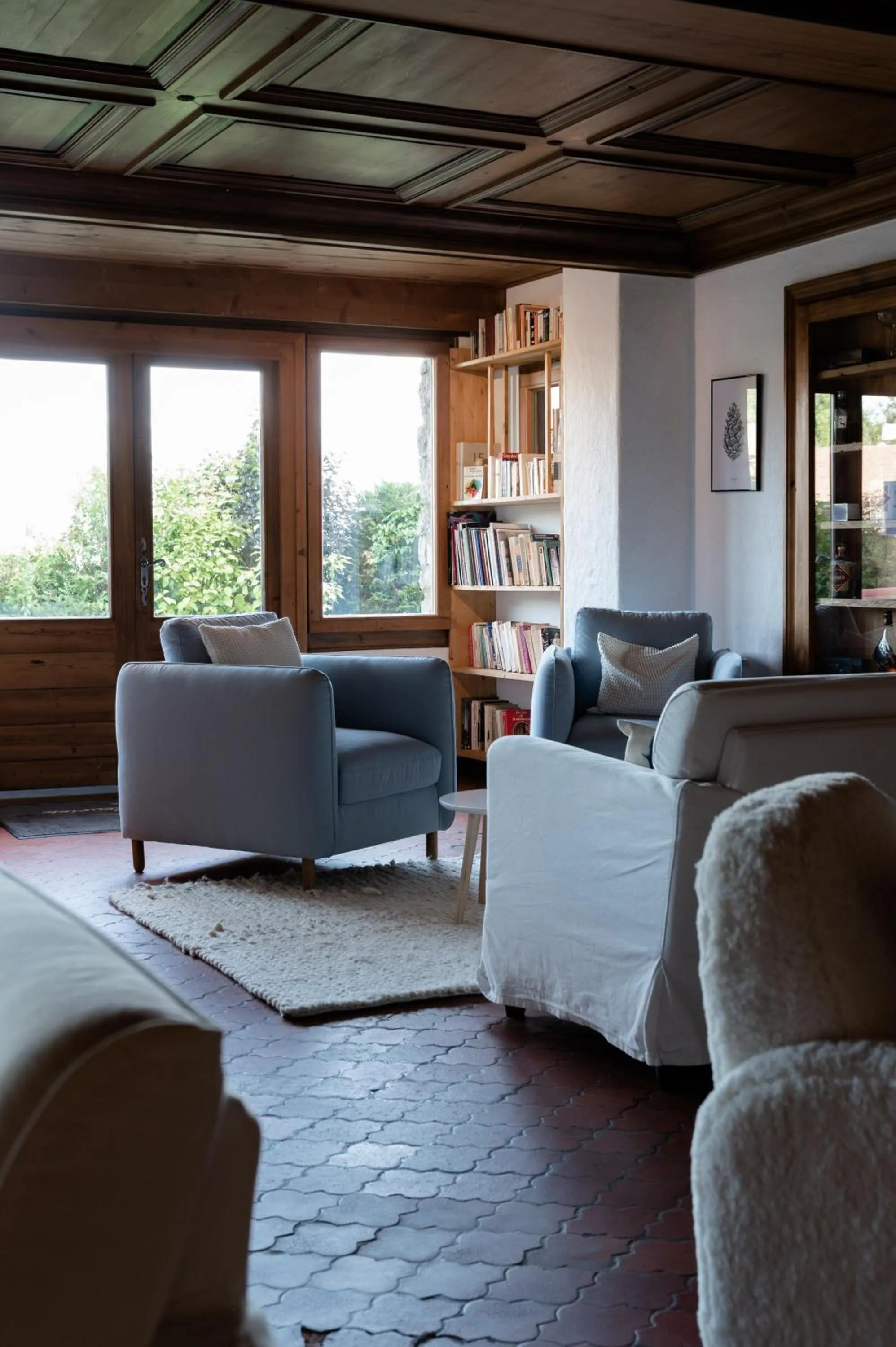 Lounge or bar in Hôtel Les Roches Fleuries