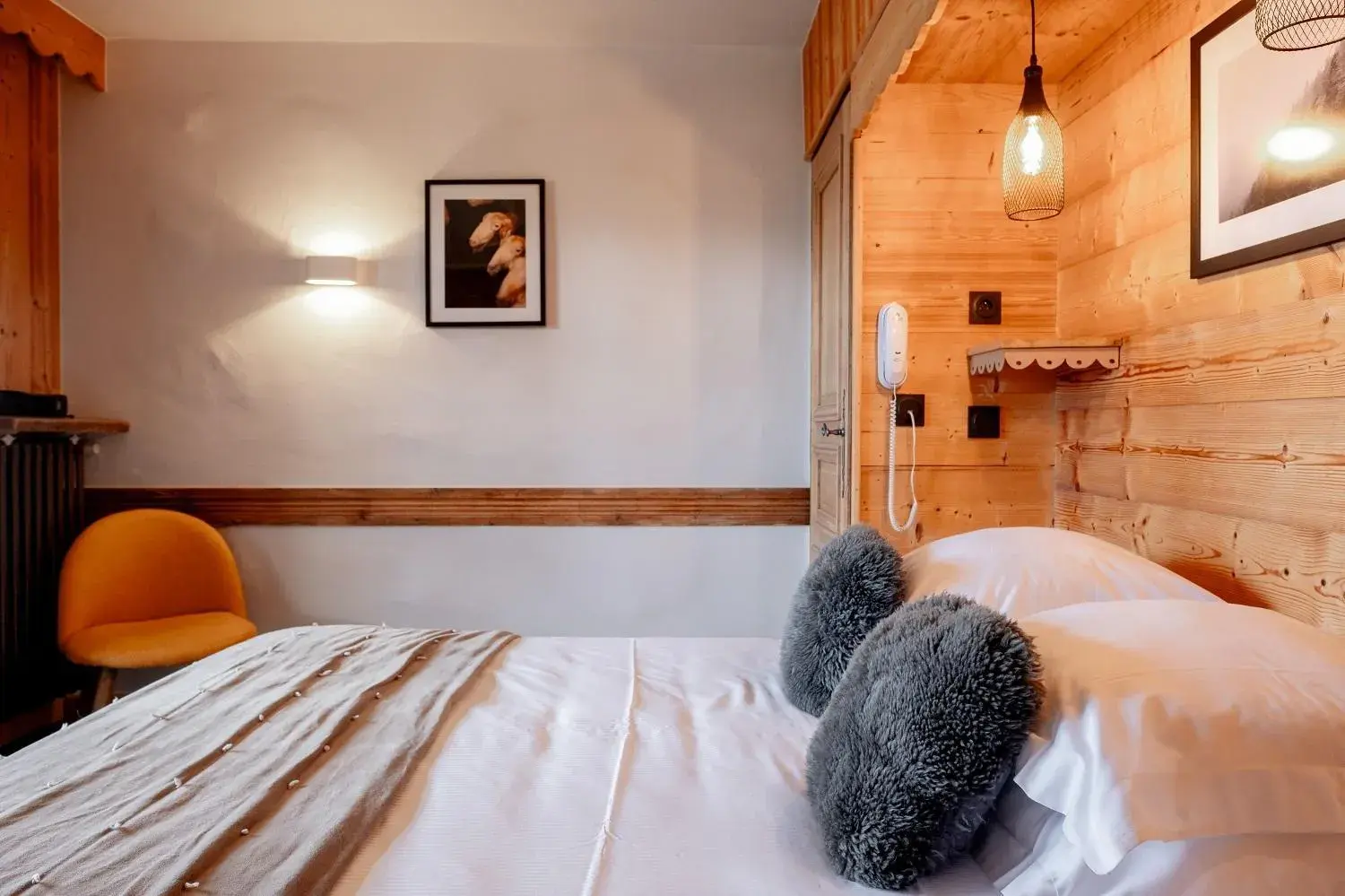 Bedroom, Bed in Hôtel Les Roches Fleuries Bedroom, Bed in Hôtel Les Roches Fleuries