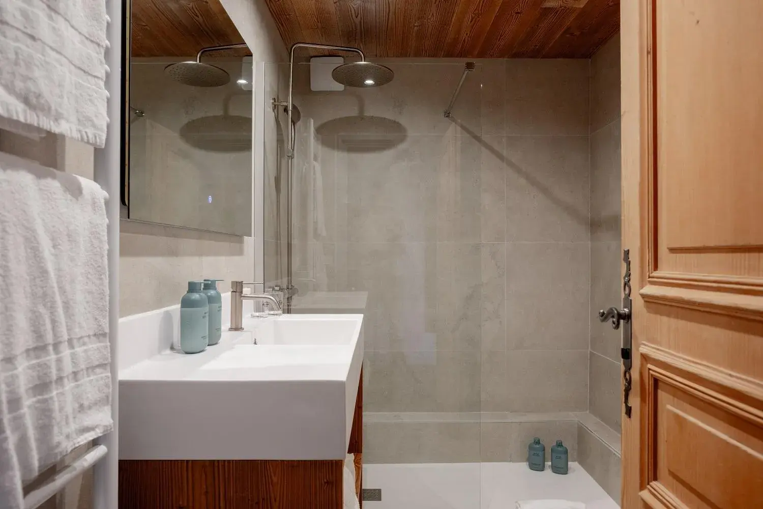 Bathroom in Hôtel Les Roches Fleuries Bathroom in Hôtel Les Roches Fleuries