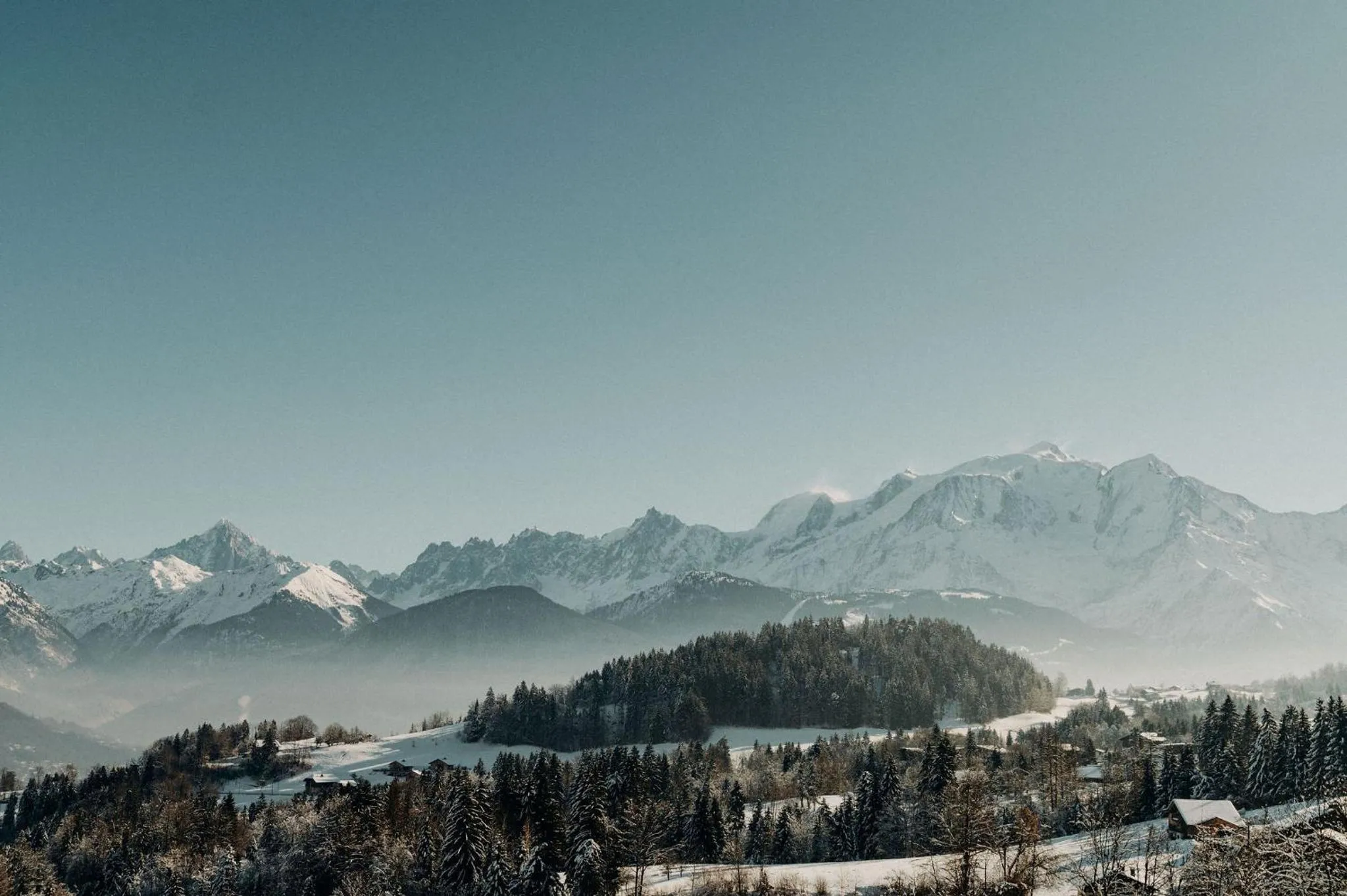Natural landscape in Hôtel Les Roches Fleuries