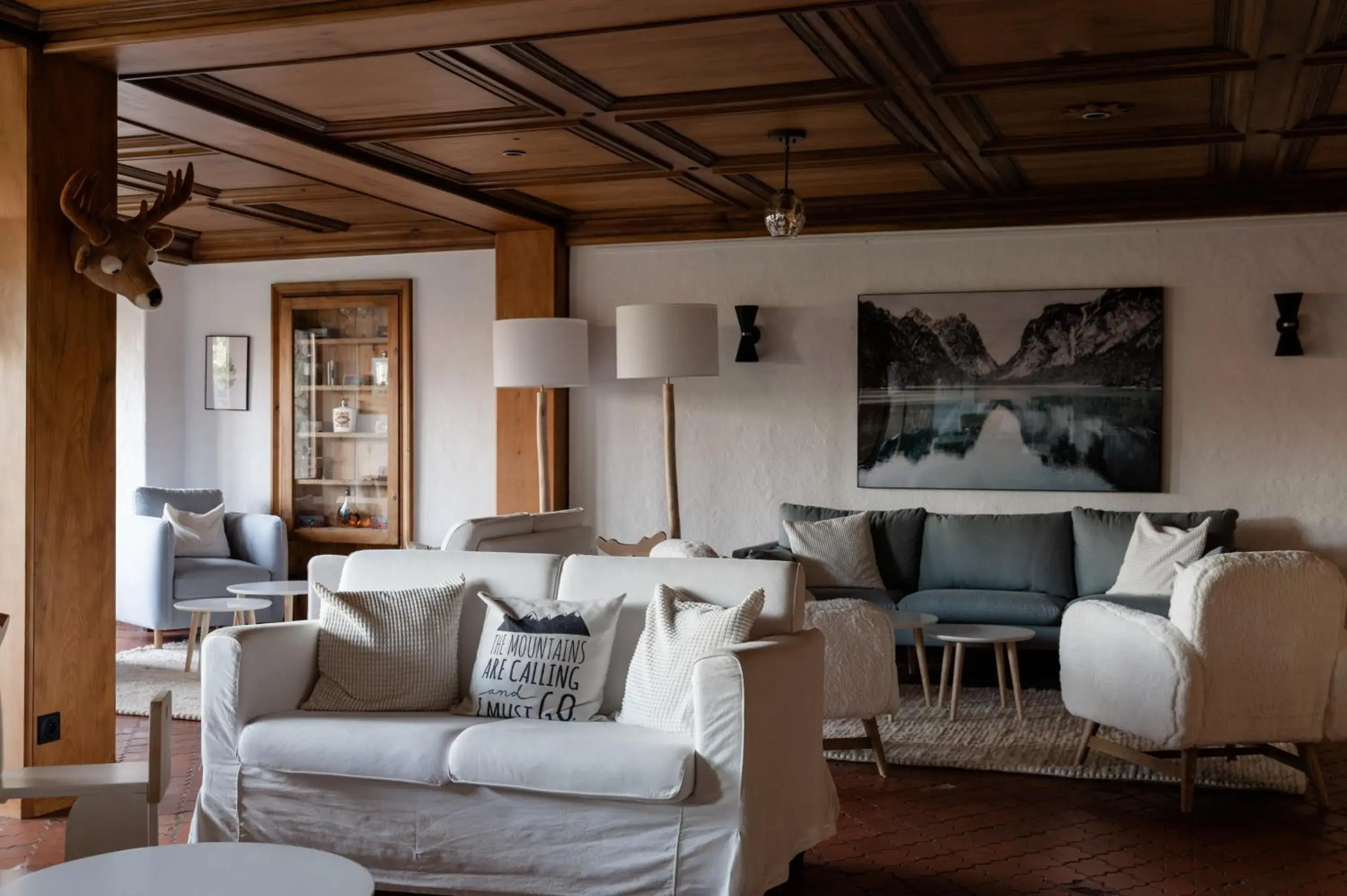 Lounge or bar in Hôtel Les Roches Fleuries Lounge or bar in Hôtel Les Roches Fleuries