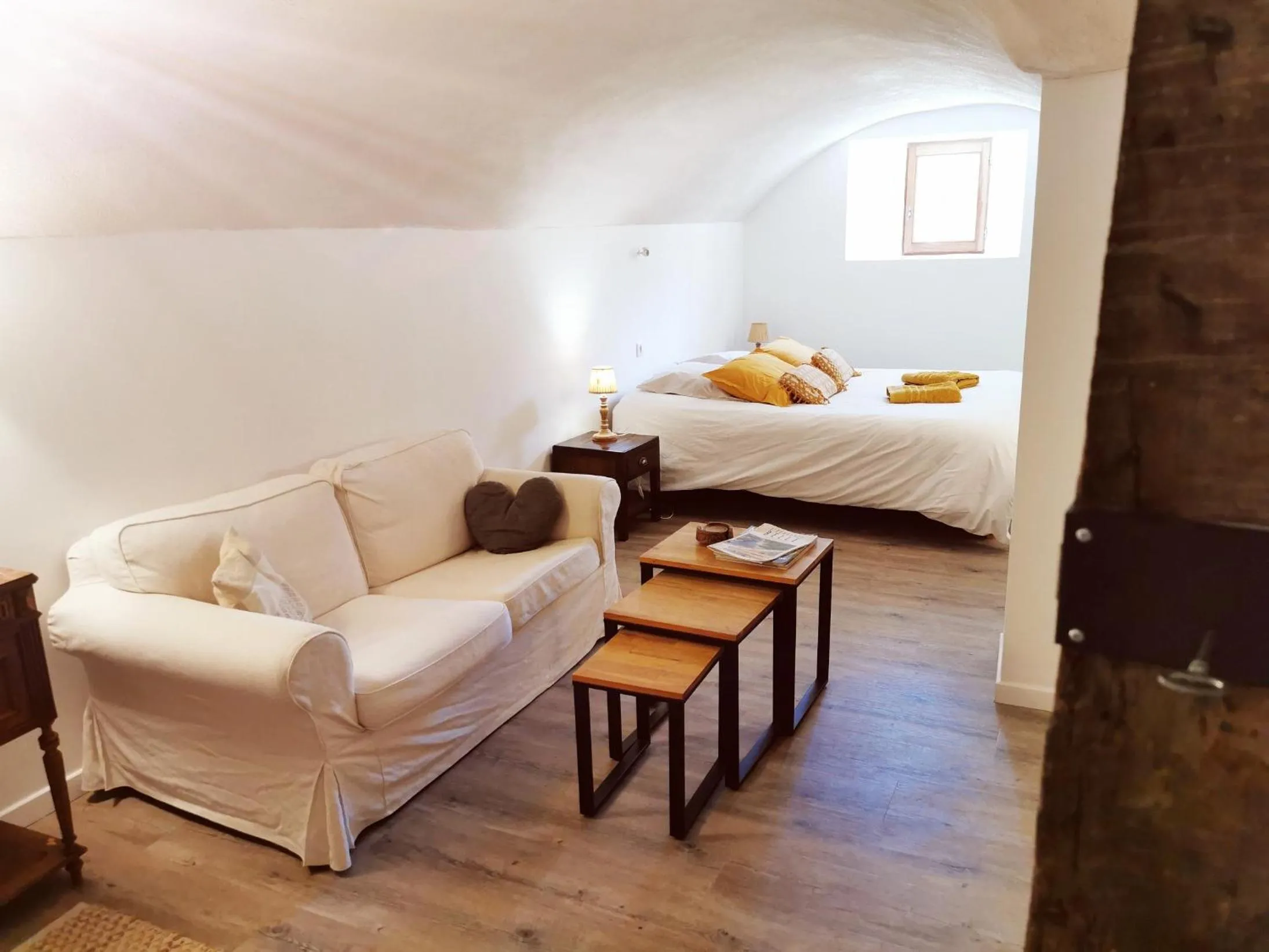 Photo of the whole room, Bed in La Villa des Charmilles