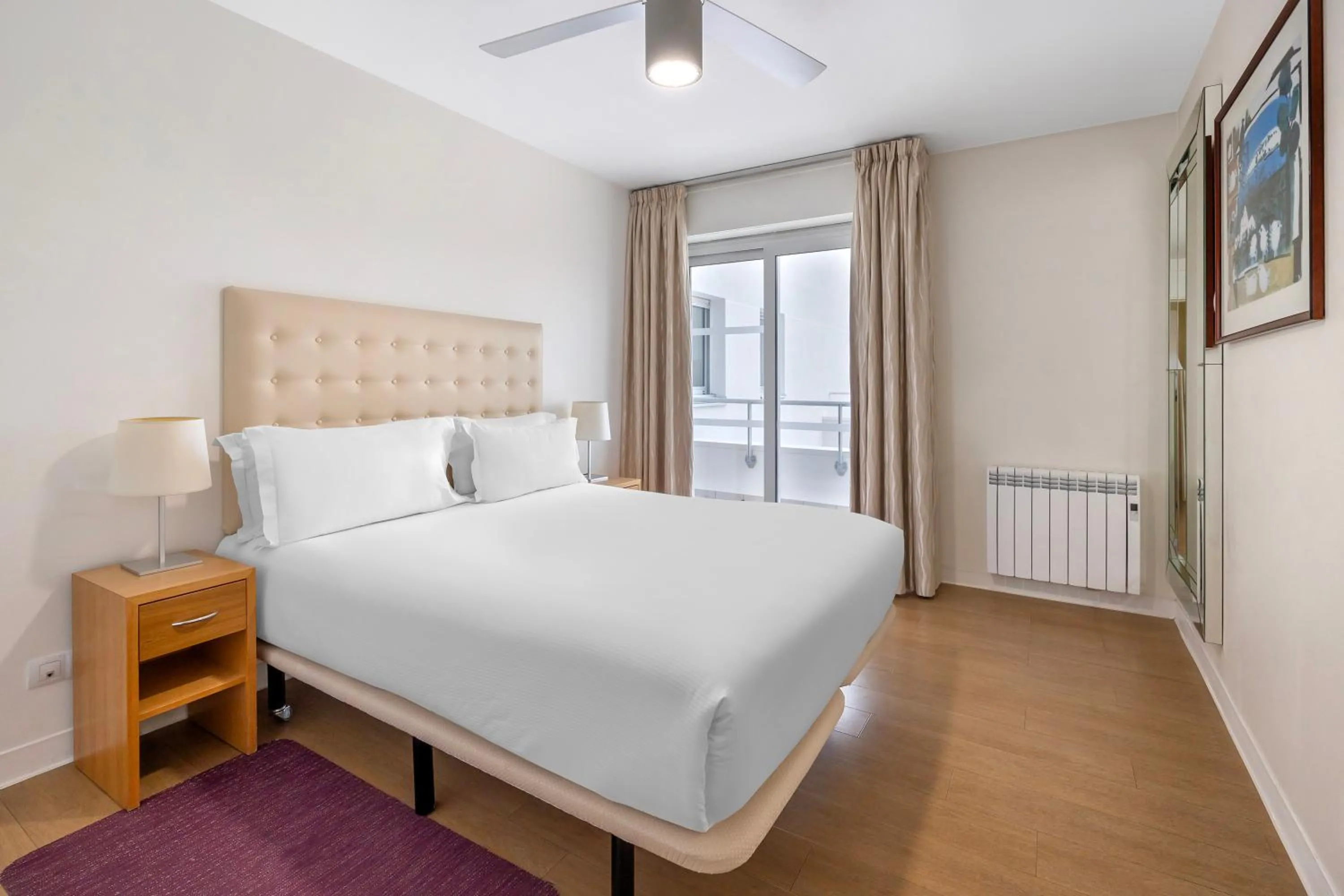 Bedroom, Bed in Royal Regency Paris Vincennes