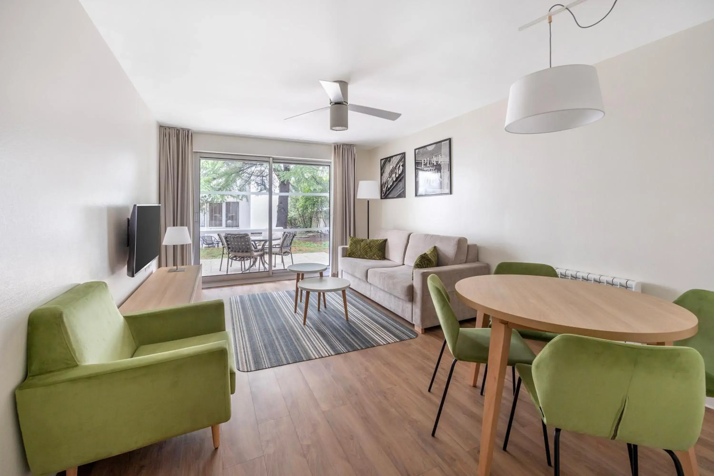 Living room in Royal Regency Paris Vincennes Living room in Royal Regency Paris Vincennes