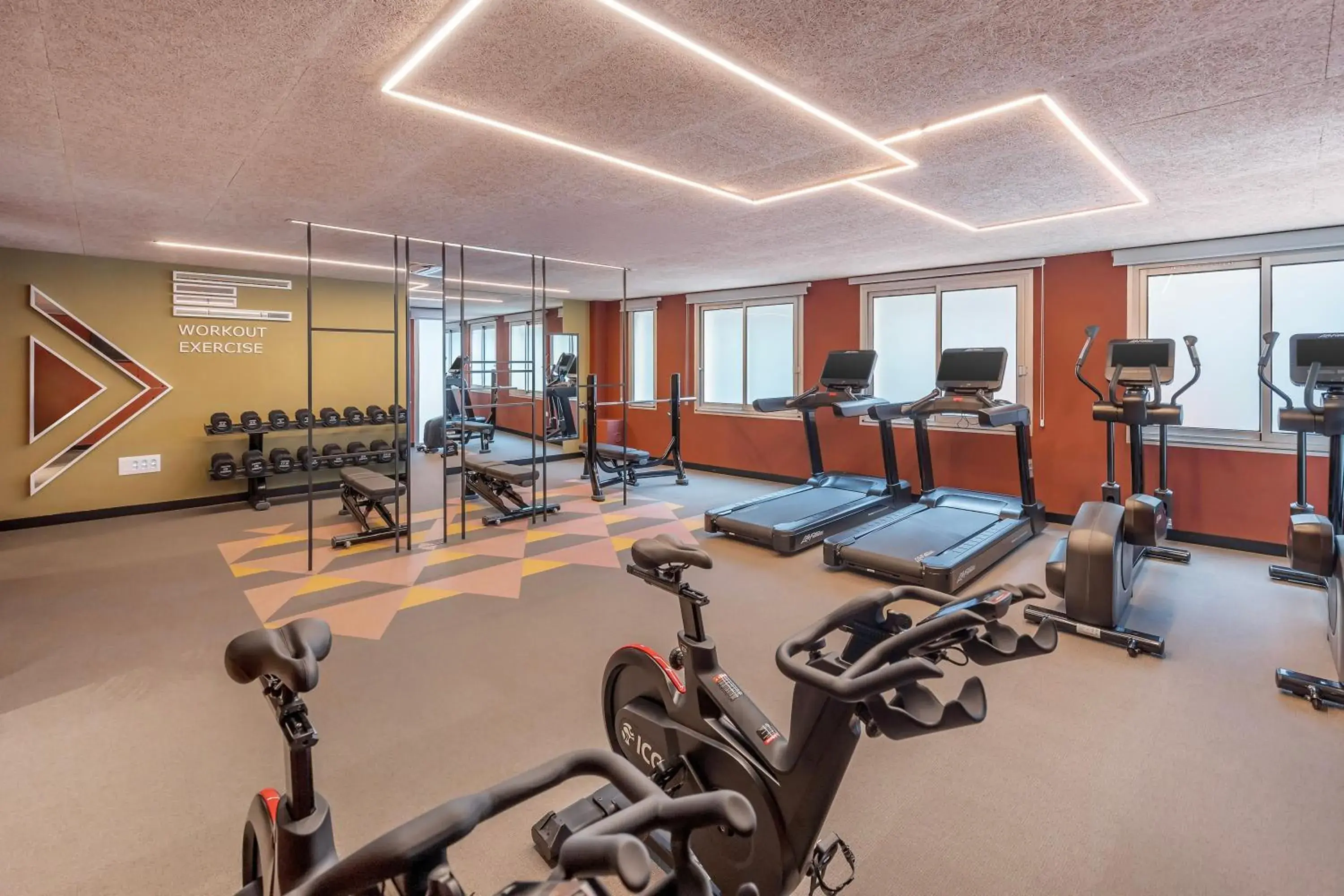 Fitness centre/facilities in Royal Regency Paris Vincennes Fitness centre/facilities in Royal Regency Paris Vincennes