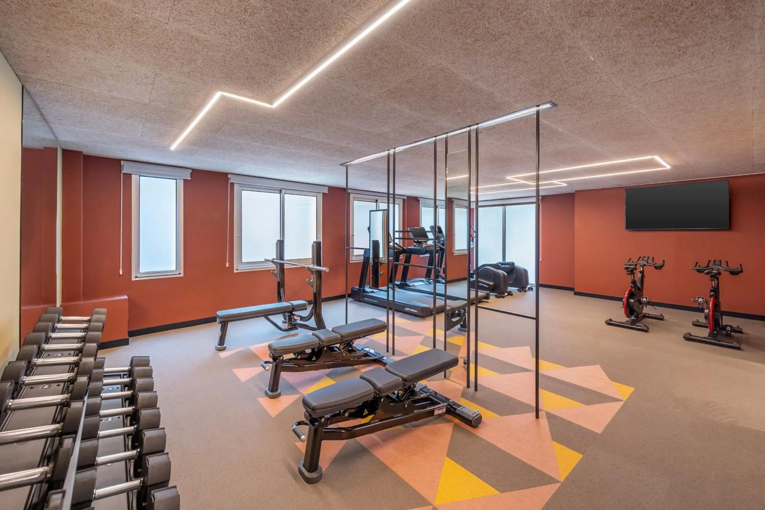 Fitness centre/facilities in Royal Regency Paris Vincennes Fitness centre/facilities in Royal Regency Paris Vincennes