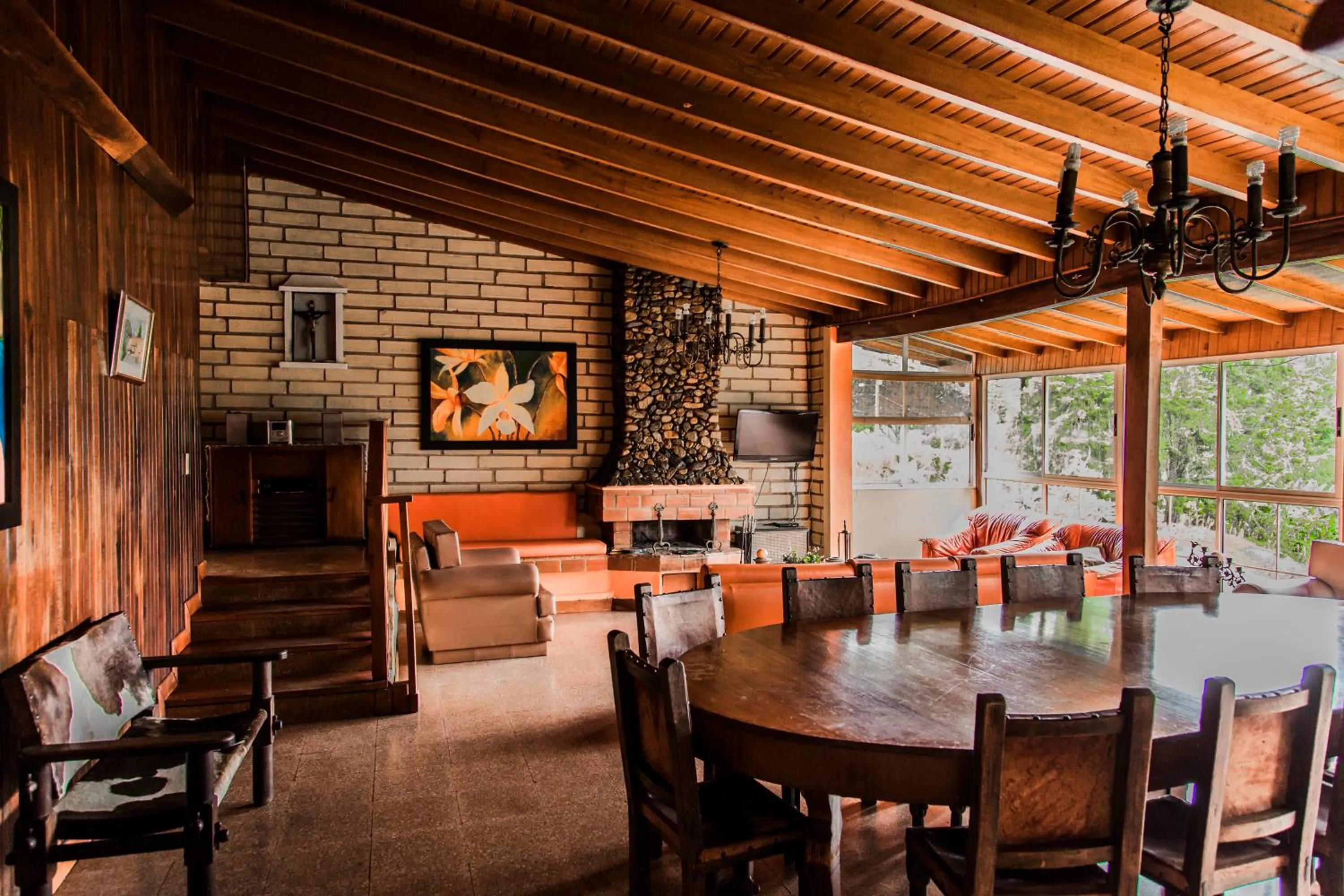 Dining area in Finca Hotel La Ponderosa